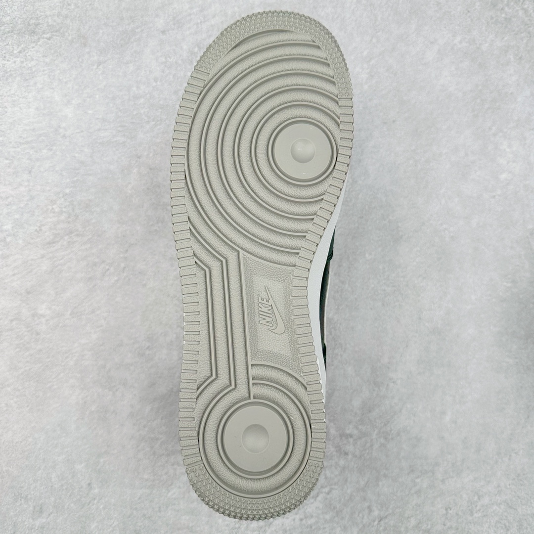 图片[9]-NK Air Force 1´07 Low 空军一号低帮百搭休闲运动板鞋 CW6718-777 柔软、弹性十足的缓震性能和出色的中底设计 横跨复古与现代的外型结合 造就出风靡全球 三十多年的Force 1 直到今天还深受青睐 尺码：36 36.5 37.5 38 38.5 39 40 40.5 41 42 42.5 43 44 44.5 45-选品中心