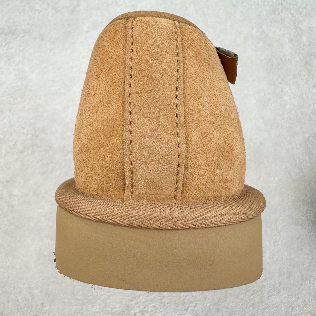 图片[8]-＃GD UGG 3631 经典秋冬羊皮毛一体雪地靴 全鞋采用ZP同厂 隆丰A级澳洲进口羊皮毛一体 品牌代工厂生产线 完全遵循ZP工艺流程 代工厂原厂版师 秉承无原鞋不开发选择 注重每一处细节 市面最正版型 TREADLITE\\\”轻翼\\\”科技外底 轻便/耐用/柔韧/桩型【售后郑重承诺】一个月内若出现重大脱胶/断底等质量问题 直接为您换新！尺码：40 41 42 43 44-选品中心