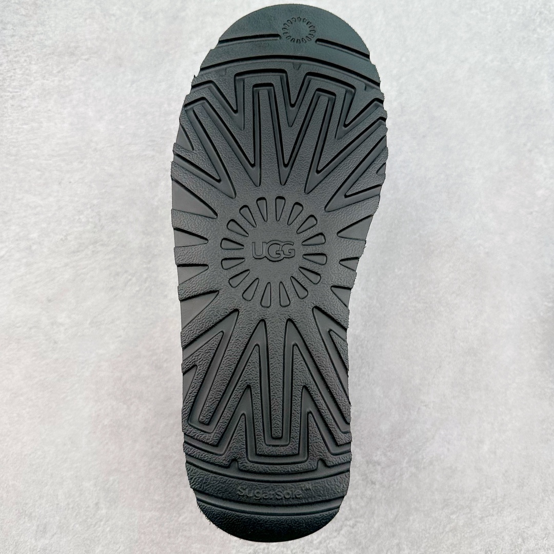 图片[9]-＃GD UGG 3631 经典秋冬羊皮毛一体雪地靴 全鞋采用ZP同厂 隆丰A级澳洲进口羊皮毛一体 品牌代工厂生产线 完全遵循ZP工艺流程 代工厂原厂版师 秉承无原鞋不开发选择 注重每一处细节 市面最正版型 TREADLITE\\\”轻翼\\\”科技外底 轻便/耐用/柔韧/桩型【售后郑重承诺】一个月内若出现重大脱胶/断底等质量问题 直接为您换新！尺码：40 41 42 43 44-选品中心