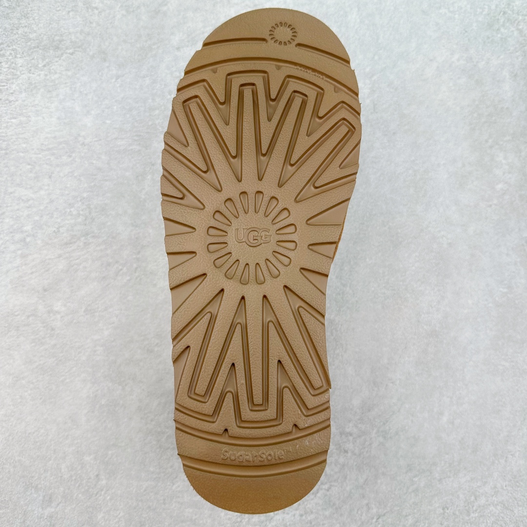 图片[9]-＃GD UGG 1645 经典秋冬羊皮毛一体雪地靴 全鞋采用ZP同厂 隆丰A级澳洲进口羊皮毛一体 品牌代工厂生产线 完全遵循ZP工艺流程 代工厂原厂版师 秉承无原鞋不开发选择 注重每一处细节 市面最正版型 TREADLITE\\\”轻翼\\\”科技外底 轻便/耐用/柔韧/桩型【售后郑重承诺】一个月内若出现重大脱胶/断底等质量问题 直接为您换新！尺码：40 41 42 43 44-选品中心