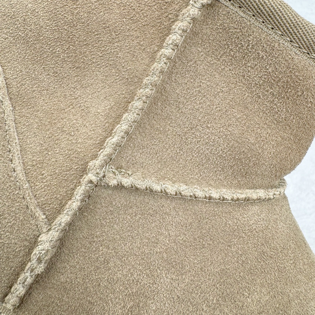 图片[13]-＃SP原厂 UGG 5854 周冬雨短筒厚底秋冬羊皮毛一体雪地靴 全鞋采用ZP同厂 隆丰A级澳洲进口羊皮毛一体 品牌代工厂生产线 完全遵循ZP工艺流程 代工厂原厂版师 秉承无原鞋不开发选择 注重每一处细节 市面最正版型 TREADLITE\\\”轻翼\\\”科技外底 轻便/耐用/柔韧/桩型【售后郑重承诺】一个月内若出现重大脱胶/断底等质量问题 直接为您换新！尺码：35 36 37 38 39 40-选品中心