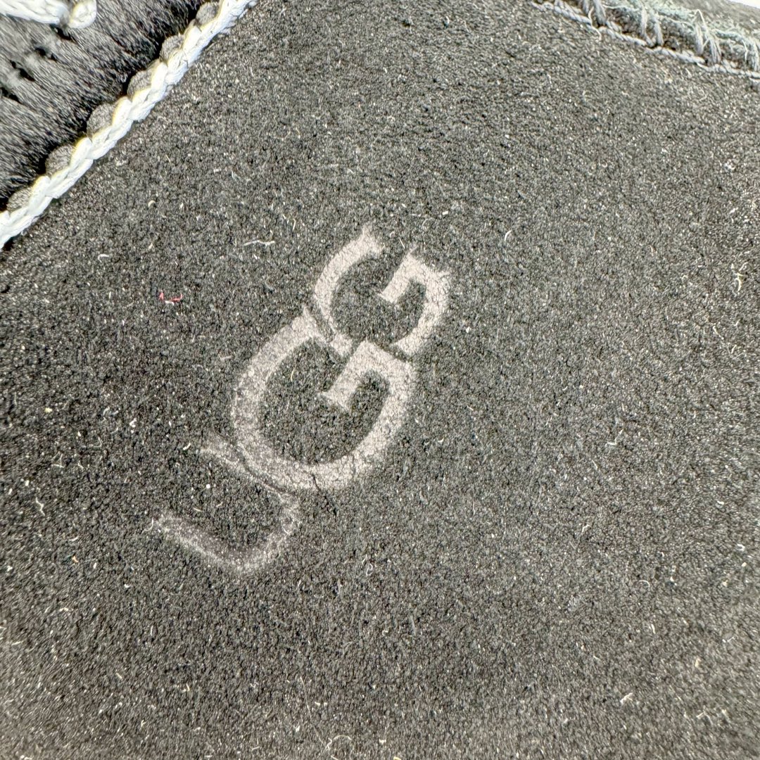 图片[12]-＃SP原厂 UGG 2553 民族风半拖秋冬羊皮毛一体雪地靴 全鞋采用ZP同厂 隆丰A级澳洲进口羊皮毛一体 品牌代工厂生产线 完全遵循ZP工艺流程 代工厂原厂版师 秉承无原鞋不开发选择 注重每一处细节 市面最正版型 TREADLITE\\\”轻翼\\\”科技外底 轻便/耐用/柔韧/桩型【售后郑重承诺】一个月内若出现重大脱胶/断底等质量问题 直接为您换新！尺码：35 36 37 38 39 40-选品中心