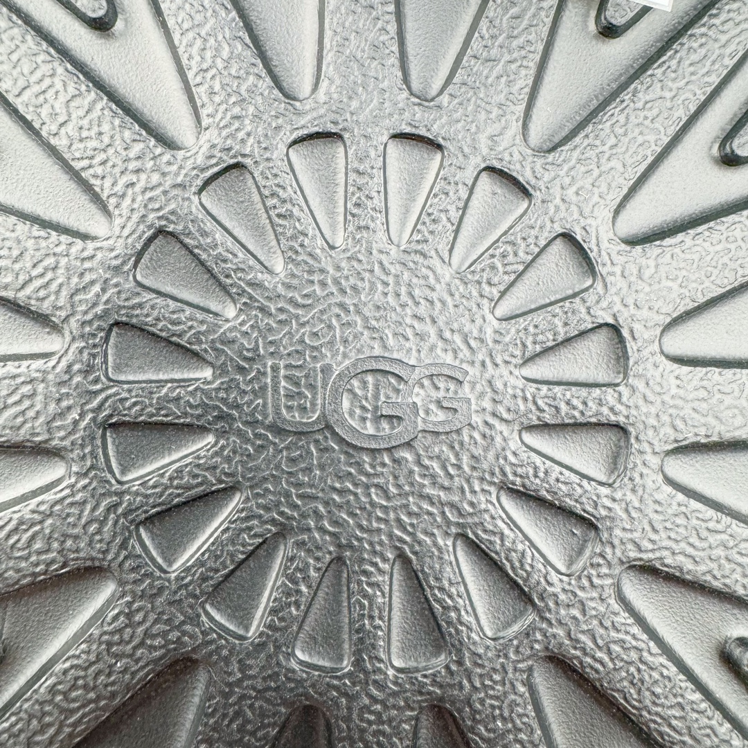 图片[15]-＃SP原厂 UGG 2553 民族风半拖秋冬羊皮毛一体雪地靴 全鞋采用ZP同厂 隆丰A级澳洲进口羊皮毛一体 品牌代工厂生产线 完全遵循ZP工艺流程 代工厂原厂版师 秉承无原鞋不开发选择 注重每一处细节 市面最正版型 TREADLITE\\\”轻翼\\\”科技外底 轻便/耐用/柔韧/桩型【售后郑重承诺】一个月内若出现重大脱胶/断底等质量问题 直接为您换新！尺码：35 36 37 38 39 40-选品中心