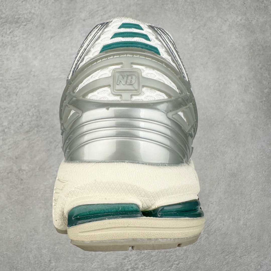 New Balance M6R New Balance M6R