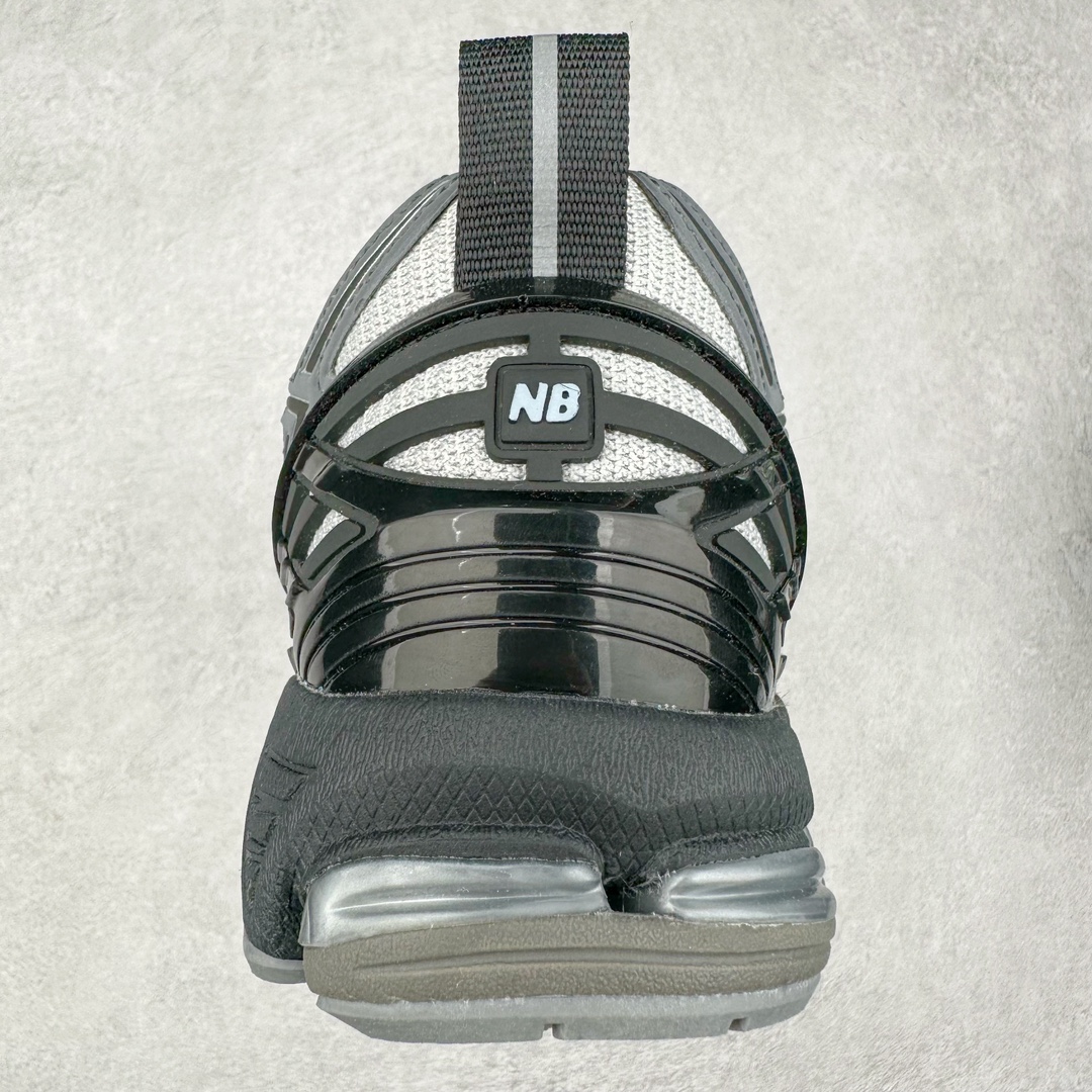 New Balance M6R New Balance M6R