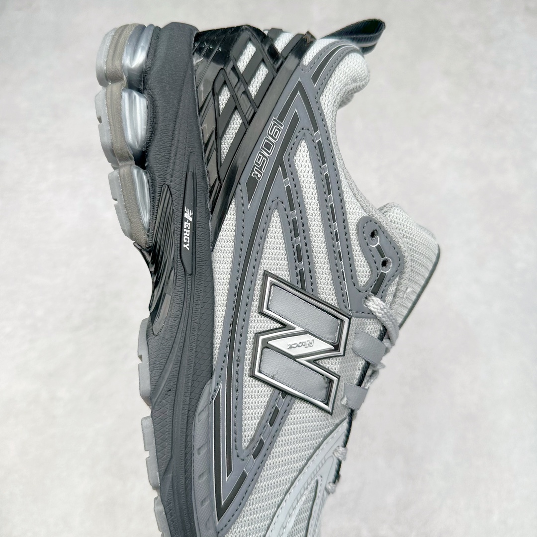 New Balance M6R New Balance M6R