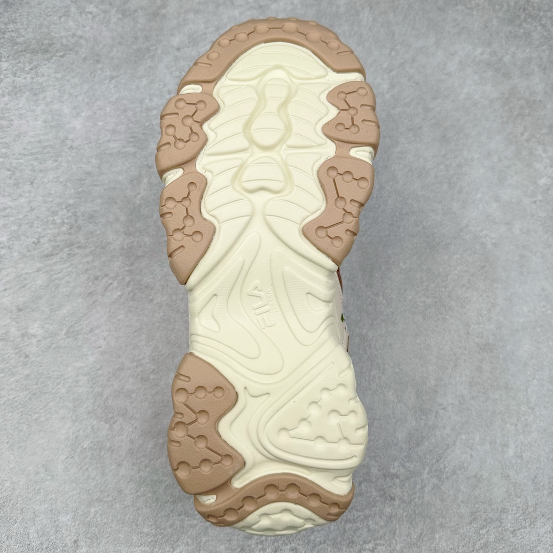 图片[9]-FILA FUSION Fluid 斐乐摩登潮牌防滑耐磨轻便运动鞋 FUSION 系列传承了 FILA 的百年基因，融入年轻运动及潮流文化，成为引领变革、创新突破的一代。以“1+N” 的跨界合作模式重现经典的同时创造经典。带来最出其不意的跨界合作惊喜。同时，FILAFUSION把FILA 的 DNA 融入到定制体验里，你可以随心制造厲于你的产品。FILA FUSION 的鞋家族涵盖了老爹鞋、跑步鞋、网球鞋、季节款。风格复古新潮，满足了时尚人士出行及各类运动的搭配需求，成为当下年轻人筷拥的鞋类品牌之一。FILA FUSION 走进年轻人的世界，通过年轻人运动，街舞，滑板，篮球，展现 FILA FUSION 的潮流态度和年轻文化。FILA FUSION 认为末来属于引领变革、创新突破的年轻一代，让我们一起构成 FILA 未来的蓝图吧！尺码：35.5 36 36.5 37.5 38 38.5 39 40 40.5 41 42 42.5 43 44 44.5 45 45.5-选品中心