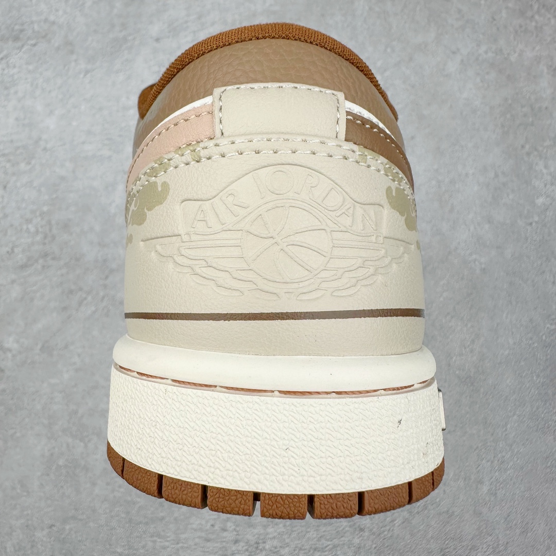 图片[8]-＃K版 Air Jordan AJ1 Low 低帮 HF5753-221 全新流水线出品 DT版本唯一平替选择 市场第二梯队最强版 全部原鞋开发 原楦原纸板开发 全鞋电脑针车 原厂内置全掌气垫 原盒内在原标 唯一Zp原版鞋带绑法 免检产品 全新2022版型 全头层皮料 完美零毛边处理 原厂配置全掌气垫 价格定位良心 几十个配色陆续出货 尺码：36 36.5 37.5 38 38.5 39 40 40.5 41 42 42.5 43 44 44.5 45 46 47.5-选品中心