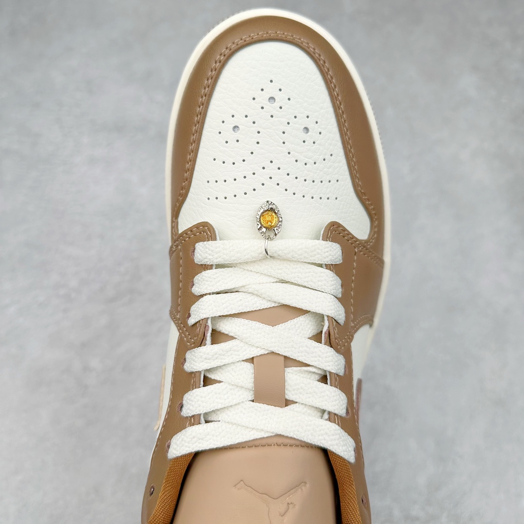 图片[4]-＃K版 Air Jordan AJ1 Low 低帮 HF5753-221 全新流水线出品 DT版本唯一平替选择 市场第二梯队最强版 全部原鞋开发 原楦原纸板开发 全鞋电脑针车 原厂内置全掌气垫 原盒内在原标 唯一Zp原版鞋带绑法 免检产品 全新2022版型 全头层皮料 完美零毛边处理 原厂配置全掌气垫 价格定位良心 几十个配色陆续出货 尺码：36 36.5 37.5 38 38.5 39 40 40.5 41 42 42.5 43 44 44.5 45 46 47.5-选品中心