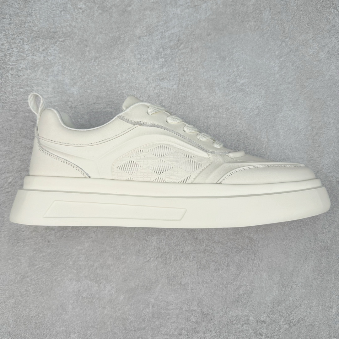 ECCO爱步厚底板鞋男鞋 秋季新款简约时尚真皮休闲鞋 街头ACE系列 顺应复古风格热潮 摩登潮流的厚底板鞋 优质牛皮和柔软织物衬里 提供舒适透气的穿着体验 简约系带设计,可自由调节松紧 随时随地自在出行 马赛克拼色设计为整体造型增添活力 橡胶大底 轻盈缓震 舒适回弹 抓地耐磨 辅以经典的板鞋鞋型 摆脱厚重的笨重感 时刻保持时尚热潮 尺码:38 39 40 41 42 43(皮鞋码)-选品中心