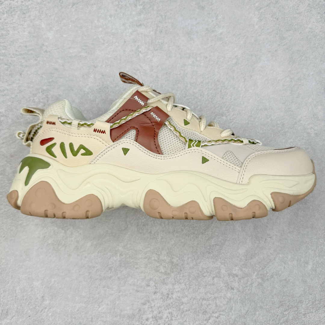 FILA FUSION Fluid 斐乐摩登潮牌防滑耐磨轻便运动鞋 FUSION 系列传承了 FILA 的百年基因，融入年轻运动及潮流文化，成为引领变革、创新突破的一代。以“1+N” 的跨界合作模式重现经典的同时创造经典。带来最出其不意的跨界合作惊喜。同时，FILAFUSION把FILA 的 DNA 融入到定制体验里，你可以随心制造厲于你的产品。FILA FUSION 的鞋家族涵盖了老爹鞋、跑步鞋、网球鞋、季节款。风格复古新潮，满足了时尚人士出行及各类运动的搭配需求，成为当下年轻人筷拥的鞋类品牌之一。FILA FUSION 走进年轻人的世界，通过年轻人运动，街舞，滑板，篮球，展现 FILA FUSION 的潮流态度和年轻文化。FILA FUSION 认为末来属于引领变革、创新突破的年轻一代，让我们一起构成 FILA 未来的蓝图吧！尺码：35.5 36 36.5 37.5 38 38.5 39 40 40.5 41 42 42.5 43 44 44.5 45 45.5-选品中心