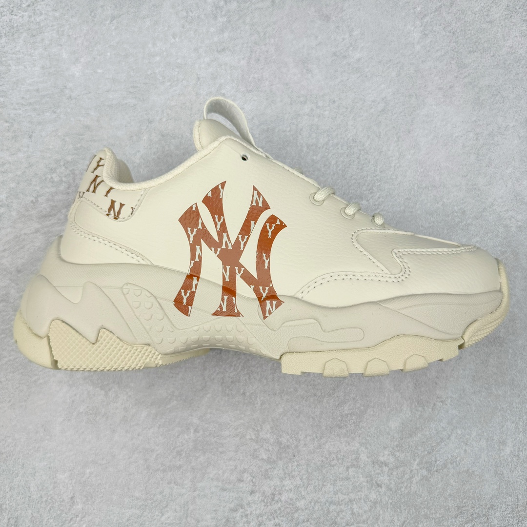 ＃DT纯原 MLB Big Ball Chunky 复古印花老爹鞋系列低帮轻量增高厚底百搭休闲运动慢跑鞋 Korea韩国联名NY美国榄球纽约洋基队限定 目前可过轻松秒过各类鉴定 能操作的私聊 韩国代购专供 左脚内置NFC感应 区别市面贴纸假芯片 MLB专用菱形双针中底布 重点细节中底布带注胶孔 原厂NFC感应吊牌 支持鉴定 一个两位数 原盒原标 全套原楦原纸板原厂数据开发 中韩文保养标贴 绿色防霉片 平台代购专供 独家一比一RB+MD组合大底 高频后跟小人Logo精准对位立体饱满 正确网布加超迁鞋面 转印中底走线紧密 转印Logo工艺表层防刮不掉色 尺码：35 36 36.5 37.5 38 38.5 39 40 40.5 41 42 42.5 43 44 44.5 45-选品中心