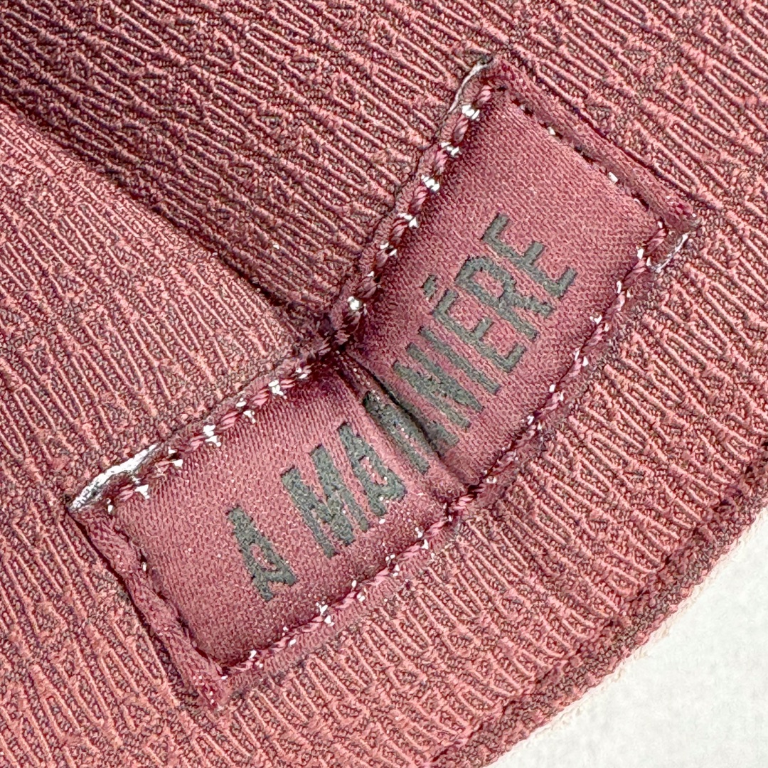 图片[10]-＃GX A Ma Maniére x Air Jordan AJ4 Retro SP\\\”Violet Ore\\\” AMM联名淡粉 FZ4810-200 圈内最强四代 耗时半年巨作 全套原纸板楦头开发 原厂特供皮料加持 确保原汁原味 完美呈现四代版型 一比一鞋头弧度高度鞋身弧度 数据细节工艺流程均保持原鞋一致 原厂TPU网格鞋带扣 正确内里网布 菱角分明不变形无多余毛边 柔软性质感一致于原鞋 市场唯一原厂鞋扣模具 背面可见隐藏注塑口 原厂织唛标 原厂飞人电绣工艺 尾指中部跳三针 独家绑鞋带手法 印刷中底布 四线拉帮 米色美纹纸贴合固定 进口港宝加持 后跟自然饱满 全鞋荧光划线卡点 追求极致完美 每一双都是工艺品 多重QC质检 超越公司货的品控标准 实实在在的免检产品 尺码：40 40.5 41 42 42.5 43 44 44.5 45 46 47.5-选品中心