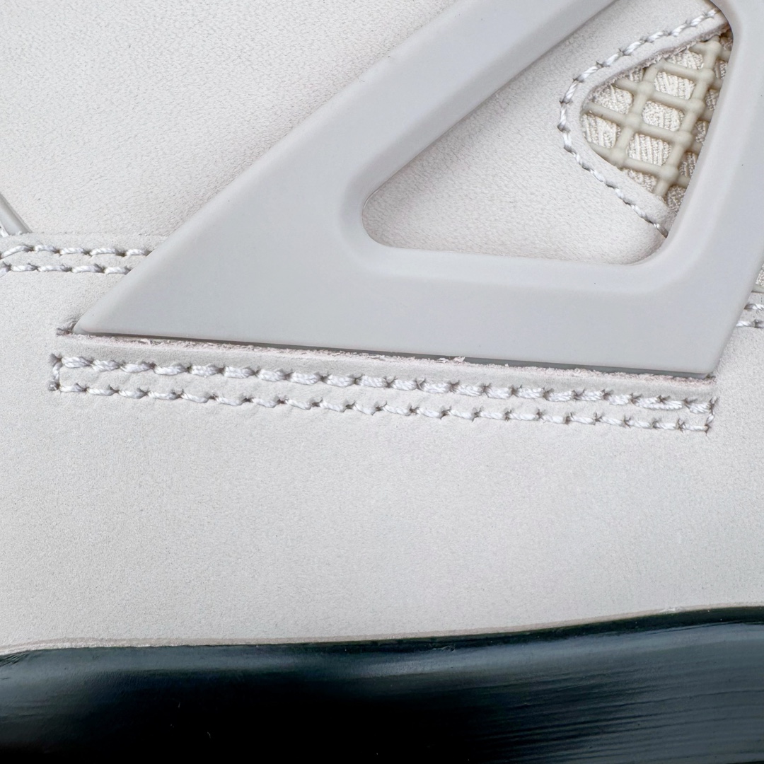 图片[19]-＃GX A Ma Maniére x Air Jordan AJ4 Retro SP\\\”Violet Ore\\\” AMM联名淡粉 FZ4810-200 圈内最强四代 耗时半年巨作 全套原纸板楦头开发 原厂特供皮料加持 确保原汁原味 完美呈现四代版型 一比一鞋头弧度高度鞋身弧度 数据细节工艺流程均保持原鞋一致 原厂TPU网格鞋带扣 正确内里网布 菱角分明不变形无多余毛边 柔软性质感一致于原鞋 市场唯一原厂鞋扣模具 背面可见隐藏注塑口 原厂织唛标 原厂飞人电绣工艺 尾指中部跳三针 独家绑鞋带手法 印刷中底布 四线拉帮 米色美纹纸贴合固定 进口港宝加持 后跟自然饱满 全鞋荧光划线卡点 追求极致完美 每一双都是工艺品 多重QC质检 超越公司货的品控标准 实实在在的免检产品 尺码：40 40.5 41 42 42.5 43 44 44.5 45 46 47.5-选品中心