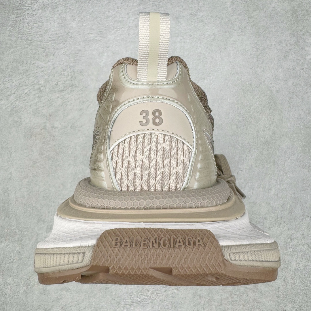 图片[8]-＃XA BALENCIAGA 3XL Sneakers 巴黎世家十代网布系带低帮走秀复古老爹鞋 全套原纸板楦头开发 最原汁原味的灵魂版型 全鞋荧光划线卡点 胶水把控整洁度追求极致完美 每一双都是工艺品 多重QC质检 超越公司货的品控标准 实实在在的免检产品 原盒原配 正确字体电绣 粗细、位置、大小正确 侧边TPU 透气孔匹配意产原版 正确分离大底 TPU软底 原版一致大底LOGO 立体感十足 原厂皮料水洗做旧 采购原厂网纱 不含皮革 网布材料和聚氨酯 磨损效果 鞋头边缘和后帮 Balenciaga 徽标 鞋面和后跟凸印尺码 鞋舌 3XL 橡胶品牌标识和反光细节 鞋帮拉袢和鞋舌拉祥 配反光细节 备用鞋带在鞋履前侧 可在穿着前取下 便于不同造型搭配 正常尺码 尺码：35 36 37 38 39 40 41 42 43 44 45 46-选品中心