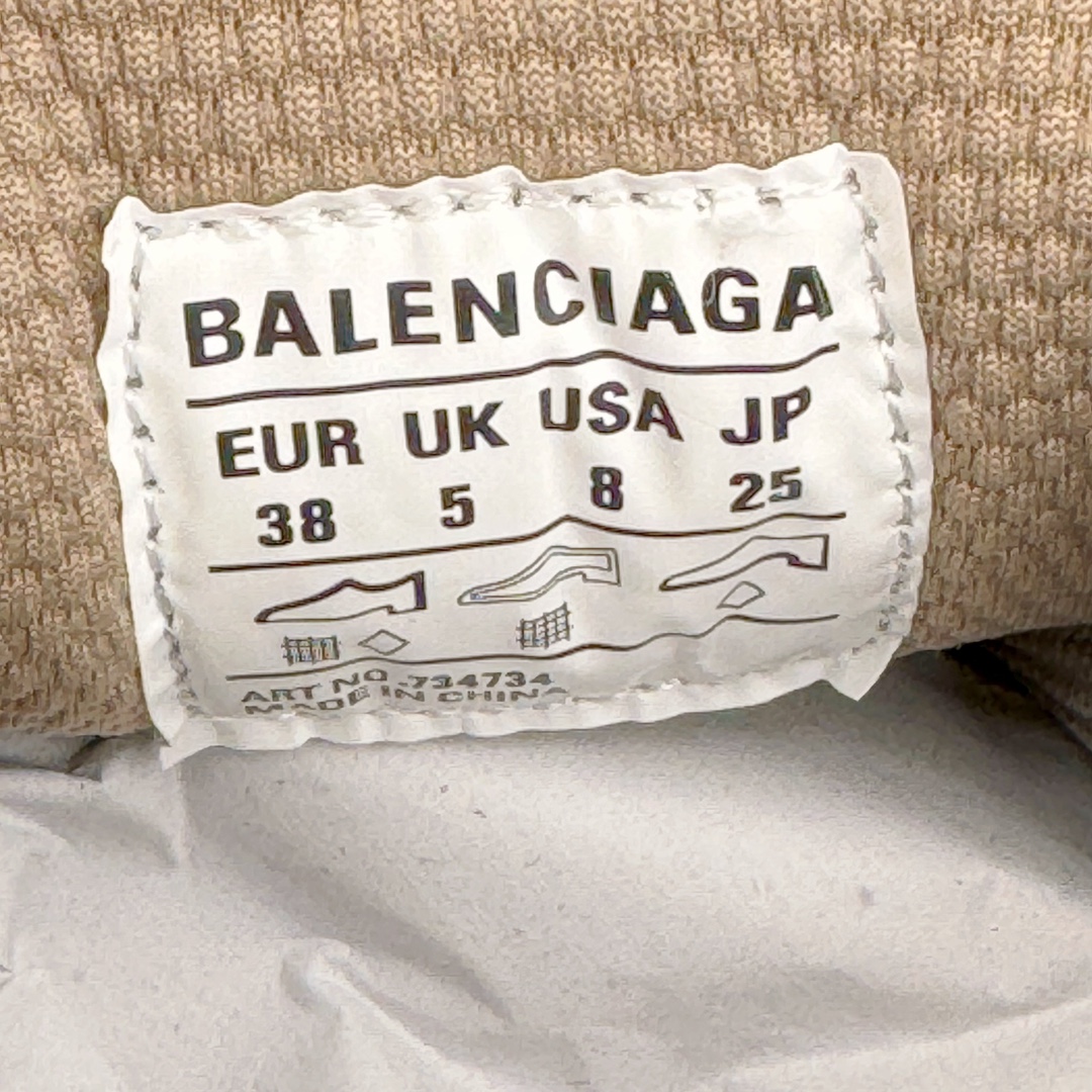 图片[11]-＃XA BALENCIAGA 3XL Sneakers 巴黎世家十代网布系带低帮走秀复古老爹鞋 全套原纸板楦头开发 最原汁原味的灵魂版型 全鞋荧光划线卡点 胶水把控整洁度追求极致完美 每一双都是工艺品 多重QC质检 超越公司货的品控标准 实实在在的免检产品 原盒原配 正确字体电绣 粗细、位置、大小正确 侧边TPU 透气孔匹配意产原版 正确分离大底 TPU软底 原版一致大底LOGO 立体感十足 原厂皮料水洗做旧 采购原厂网纱 不含皮革 网布材料和聚氨酯 磨损效果 鞋头边缘和后帮 Balenciaga 徽标 鞋面和后跟凸印尺码 鞋舌 3XL 橡胶品牌标识和反光细节 鞋帮拉袢和鞋舌拉祥 配反光细节 备用鞋带在鞋履前侧 可在穿着前取下 便于不同造型搭配 正常尺码 尺码：35 36 37 38 39 40 41 42 43 44 45 46-选品中心