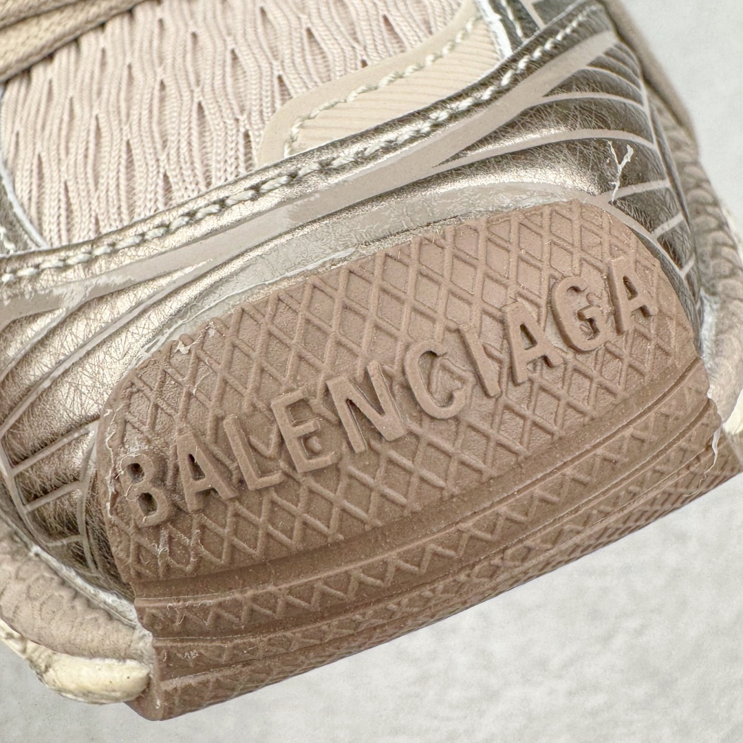 图片[16]-＃XA BALENCIAGA 3XL Sneakers 巴黎世家十代网布系带低帮走秀复古老爹鞋 全套原纸板楦头开发 最原汁原味的灵魂版型 全鞋荧光划线卡点 胶水把控整洁度追求极致完美 每一双都是工艺品 多重QC质检 超越公司货的品控标准 实实在在的免检产品 原盒原配 正确字体电绣 粗细、位置、大小正确 侧边TPU 透气孔匹配意产原版 正确分离大底 TPU软底 原版一致大底LOGO 立体感十足 原厂皮料水洗做旧 采购原厂网纱 不含皮革 网布材料和聚氨酯 磨损效果 鞋头边缘和后帮 Balenciaga 徽标 鞋面和后跟凸印尺码 鞋舌 3XL 橡胶品牌标识和反光细节 鞋帮拉袢和鞋舌拉祥 配反光细节 备用鞋带在鞋履前侧 可在穿着前取下 便于不同造型搭配 正常尺码 尺码：35 36 37 38 39 40 41 42 43 44 45 46-选品中心