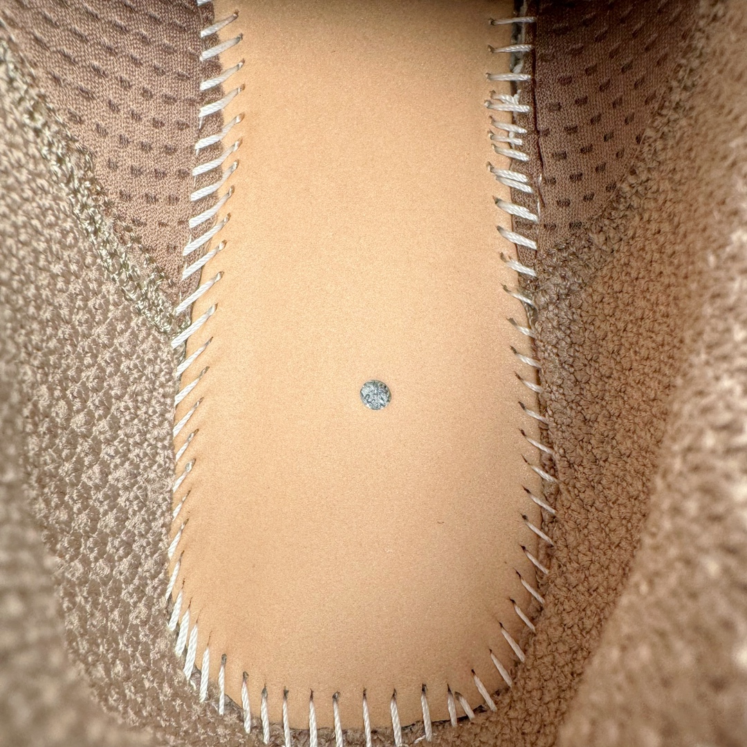 图片[10]-＃XA BALENCIAGA 3XL Sneakers 巴黎世家十代网布系带低帮走秀复古老爹鞋 全套原纸板楦头开发 最原汁原味的灵魂版型 全鞋荧光划线卡点 胶水把控整洁度追求极致完美 每一双都是工艺品 多重QC质检 超越公司货的品控标准 实实在在的免检产品 原盒原配 正确字体电绣 粗细、位置、大小正确 侧边TPU 透气孔匹配意产原版 正确分离大底 TPU软底 原版一致大底LOGO 立体感十足 原厂皮料水洗做旧 采购原厂网纱 不含皮革 网布材料和聚氨酯 磨损效果 鞋头边缘和后帮 Balenciaga 徽标 鞋面和后跟凸印尺码 鞋舌 3XL 橡胶品牌标识和反光细节 鞋帮拉袢和鞋舌拉祥 配反光细节 备用鞋带在鞋履前侧 可在穿着前取下 便于不同造型搭配 正常尺码 尺码：35 36 37 38 39 40 41 42 43 44 45 46-选品中心