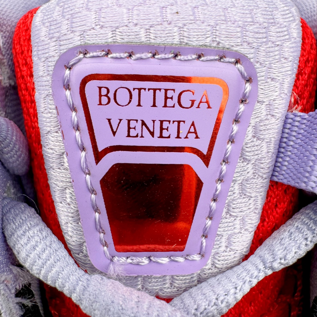 图片[12]-＃GD广顶 BOTTEGA VENETA Orbit Runner BV葆蝶家时尚休闲王一博同款老爹鞋运动鞋 原版开发 一比一打造 相似度百分之99以上 市场一梯队级别品质 区别市场任何标文顶级品质版本 采用轻质科技网布面料 搭配几何图案设计橡胶外底 王炸系列 高版本 认准套包工艺 实际增高很多哦 还是一样显腿细非常nice 耐玩耐造 对标对版 套包鞋工艺 认准高版本 大底选用拼色TPU大底 配置原版包装 尺码：35 36 37 38 39 40 41 42 43 44 45-选品中心