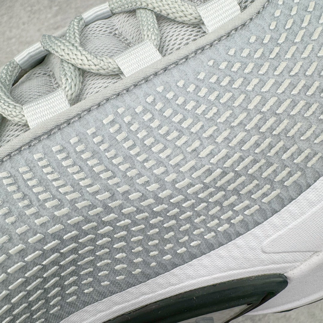 图片[19]-＃Lw纯原 NK Air Max Dn 网布舒适时尚耐磨透气低帮生活气垫休闲鞋 灰色 货号：DV3337-005 鞋面将延续 Air Max 家族的流线型设计 采用纺织布料打造 鞋底则搭载了全新的DynamicAir技术 由双气室和四根管状Nike Air气囊结构组成 鞋身整体以黑色为主色调 搭配橄榄绿色细节点缀 最大的亮点是侧面带有醒目的\\\”Supreme\\\”字样 彰显特殊的联名身份 尺码：36 36.5 37.5 38 38.5 39 40 40.5 41 42 42.5 43 44 44.5 45-选品中心