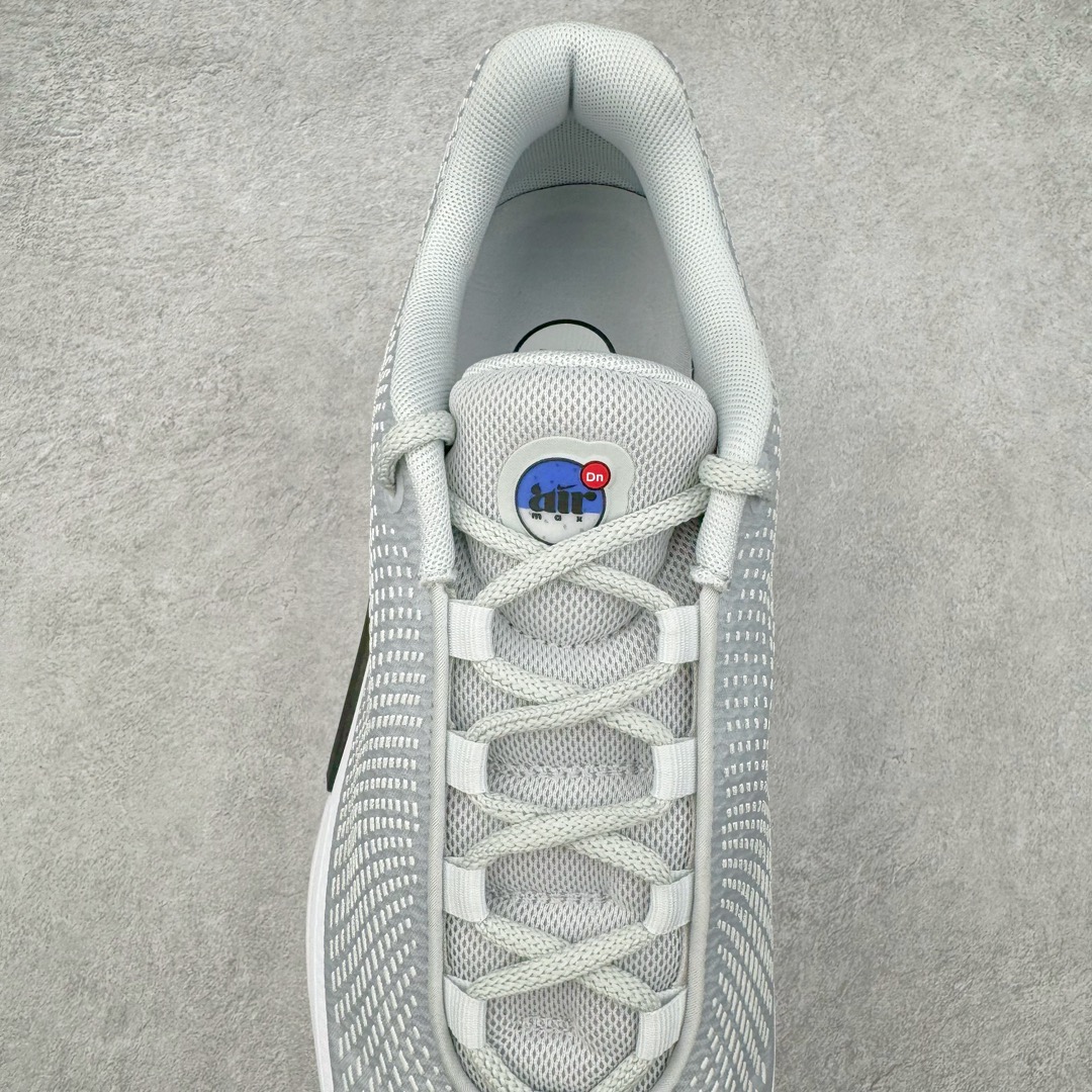 图片[5]-＃Lw纯原 NK Air Max Dn 网布舒适时尚耐磨透气低帮生活气垫休闲鞋 灰色 货号：DV3337-005 鞋面将延续 Air Max 家族的流线型设计 采用纺织布料打造 鞋底则搭载了全新的DynamicAir技术 由双气室和四根管状Nike Air气囊结构组成 鞋身整体以黑色为主色调 搭配橄榄绿色细节点缀 最大的亮点是侧面带有醒目的\\\”Supreme\\\”字样 彰显特殊的联名身份 尺码：36 36.5 37.5 38 38.5 39 40 40.5 41 42 42.5 43 44 44.5 45-选品中心