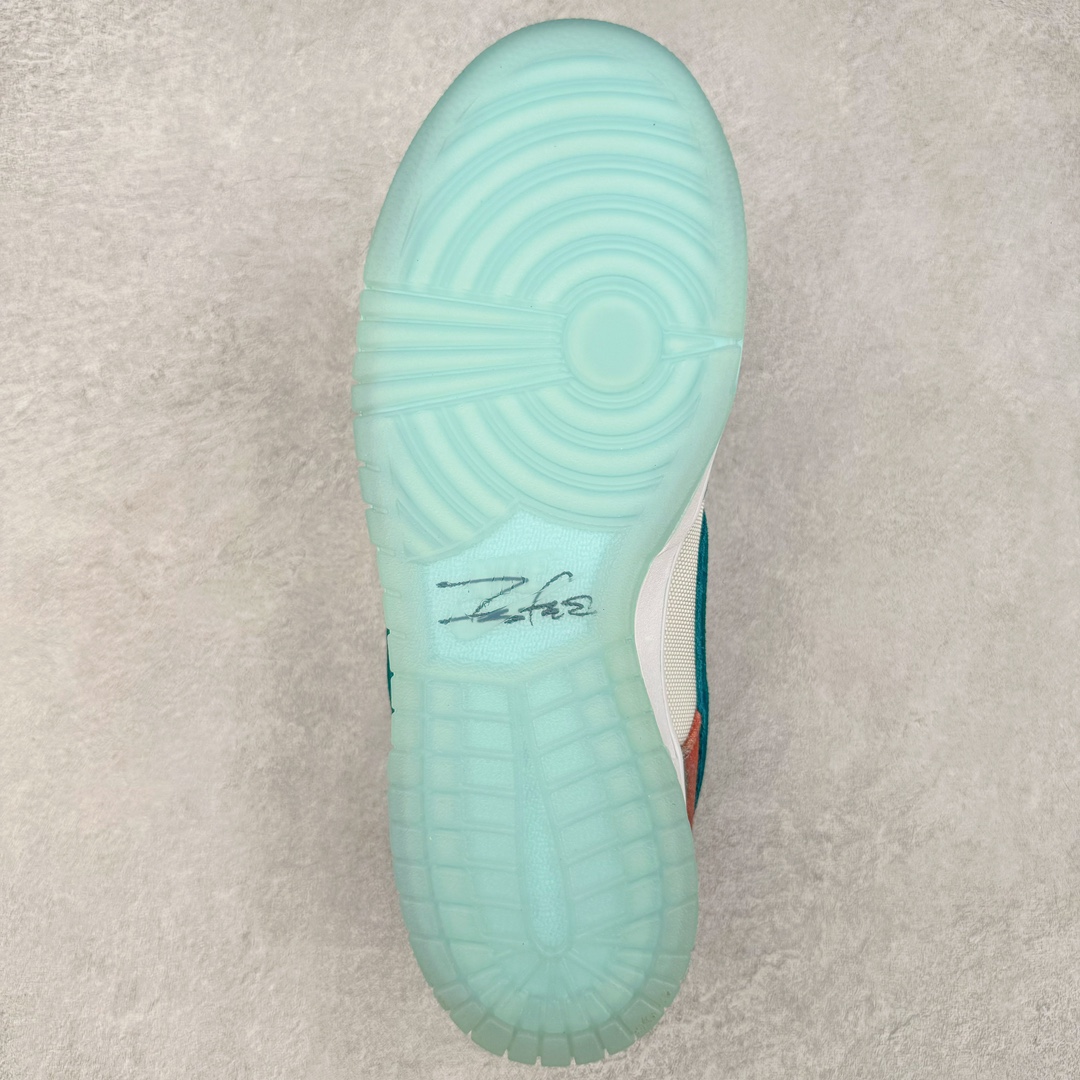 图片[9]-＃M纯原 Futura Laboratories x NK SB Dunk Low 联名白蓝扎染 HF6061-400 圈内最强 零售首选 独家原厂航空铝磨具打磨大底 鞋头坡度极致还原 原盒原配 圈内天花板工艺 原厂冲刀 超高清洁度 全鞋零毛边皮料切割 全套原楦原模倾力打造完美版型 采用原厂百宏鞋带以及原厂百宏织唛舌标 内标可供原厂几率过验 原厂中底布黄色点胶 原厂中底布拉帮走线遵循公司‼️尺码：36 36.5 37.5 38 38.5 39 40 40.5 41 42 42.5 43 44 44.5 45 46 47.5-选品中心