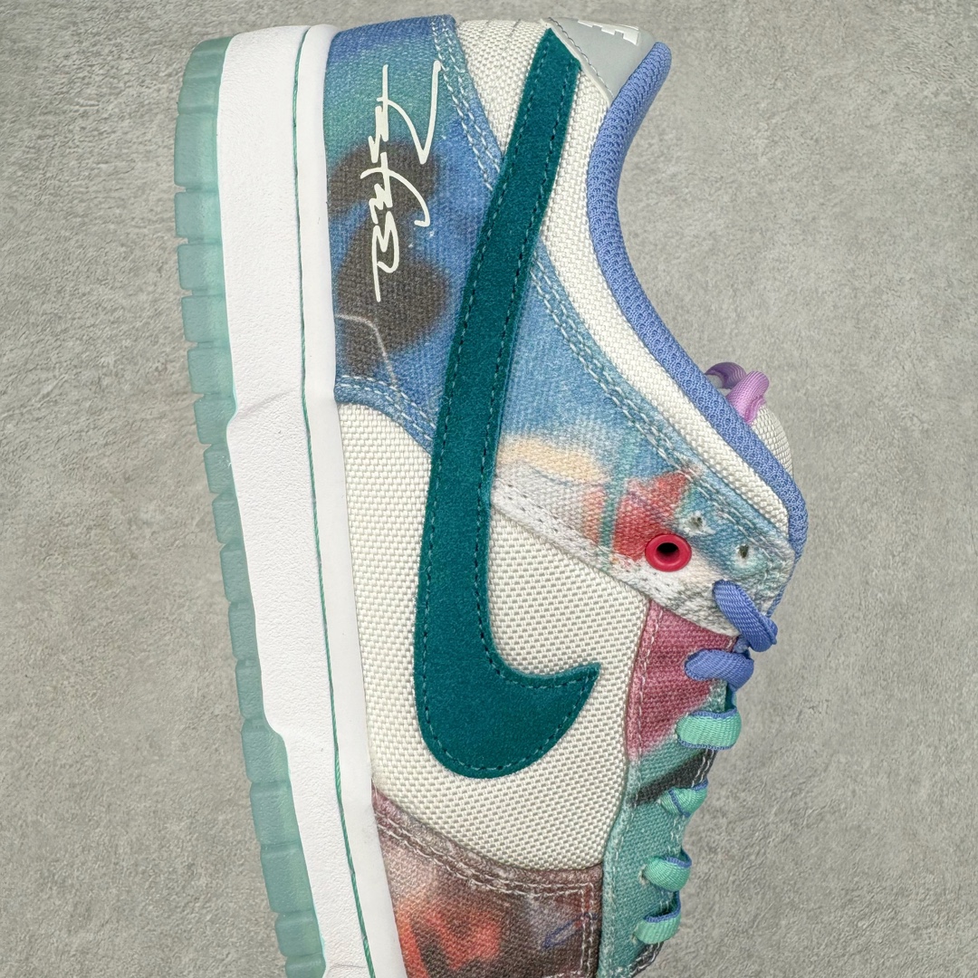 图片[6]-＃M纯原 Futura Laboratories x NK SB Dunk Low 联名白蓝扎染 HF6061-400 圈内最强 零售首选 独家原厂航空铝磨具打磨大底 鞋头坡度极致还原 原盒原配 圈内天花板工艺 原厂冲刀 超高清洁度 全鞋零毛边皮料切割 全套原楦原模倾力打造完美版型 采用原厂百宏鞋带以及原厂百宏织唛舌标 内标可供原厂几率过验 原厂中底布黄色点胶 原厂中底布拉帮走线遵循公司‼️尺码：36 36.5 37.5 38 38.5 39 40 40.5 41 42 42.5 43 44 44.5 45 46 47.5-选品中心