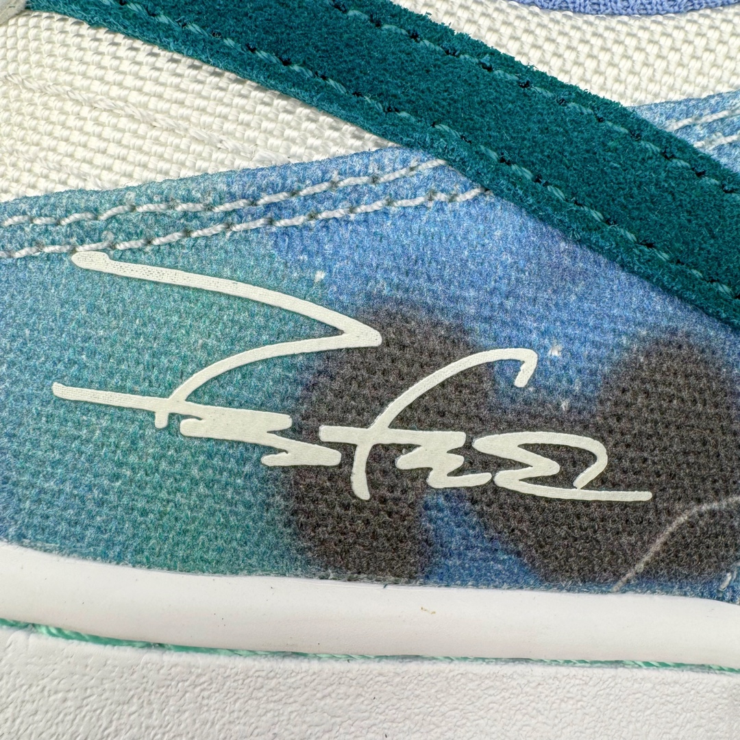 图片[19]-＃M纯原 Futura Laboratories x NK SB Dunk Low 联名白蓝扎染 HF6061-400 圈内最强 零售首选 独家原厂航空铝磨具打磨大底 鞋头坡度极致还原 原盒原配 圈内天花板工艺 原厂冲刀 超高清洁度 全鞋零毛边皮料切割 全套原楦原模倾力打造完美版型 采用原厂百宏鞋带以及原厂百宏织唛舌标 内标可供原厂几率过验 原厂中底布黄色点胶 原厂中底布拉帮走线遵循公司‼️尺码：36 36.5 37.5 38 38.5 39 40 40.5 41 42 42.5 43 44 44.5 45 46 47.5-选品中心