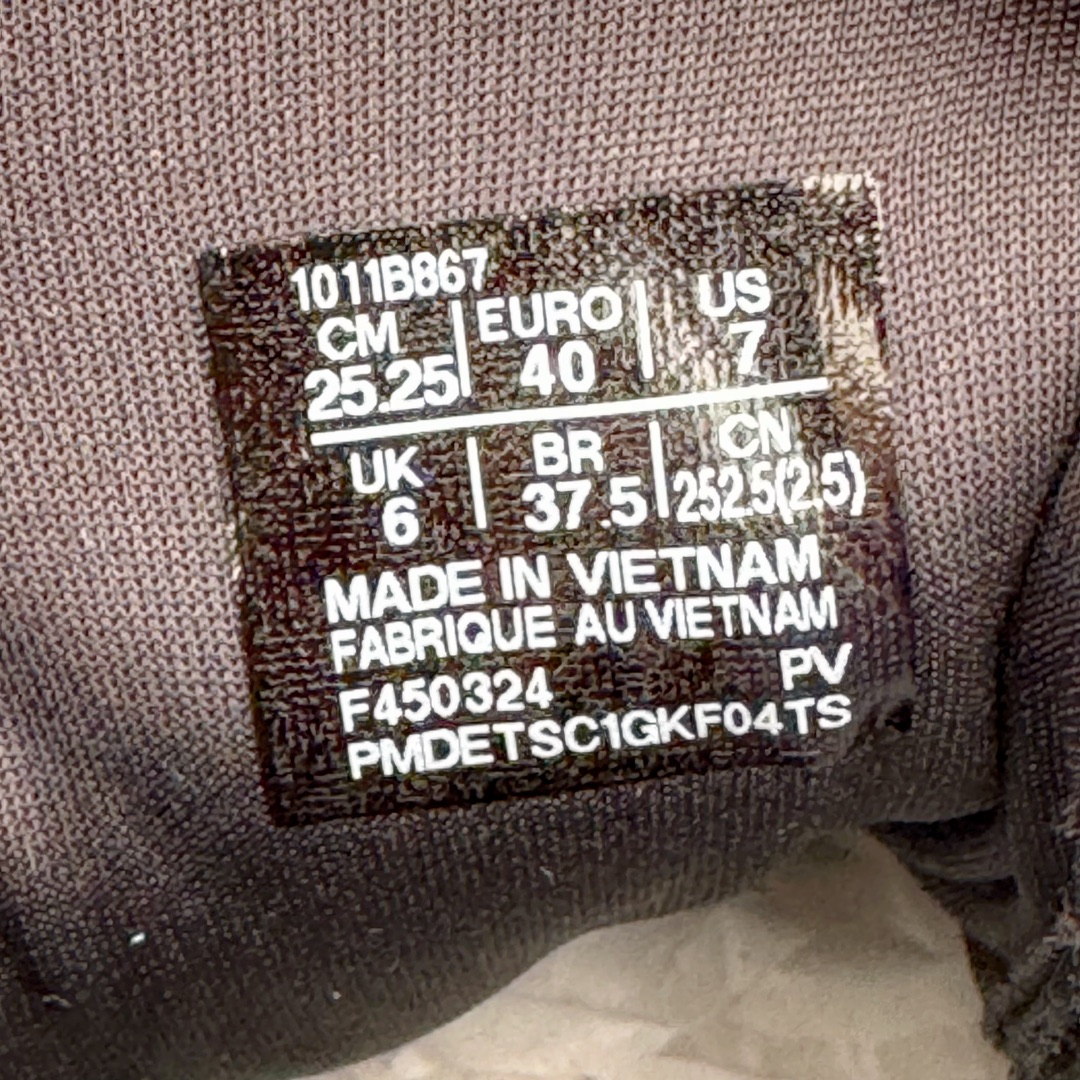 图片[11]-＃HK纯原 Asics Gel-Kayano 31 亚瑟士卡亚诺31代低帮专业有氧超轻量休闲运动全能慢跑鞋 全球知名运动品牌ASICS正式推出新款GEL-KAYANO 31跑鞋 旨在通过全新稳定结构以提升产品可适性 满足跑者的足部稳定需求 让每一位跑者从起跑到结束都能够感受到焕然一新的稳定性与舒适性 从而帮助更多人找到身心平衡 获得自在舒适的健康生活方式 秉持着ASICS亚瑟士的设计哲学 全新一代GEL-KAYANO 31应运而生 为进一步升级产品的稳定性 GEL-KAYANO 31采用了全新4D引导系统 通过内侧稳定装置提升可适性 满足足部稳定需求 帮助足弓迅速返回到平衡位置 作为基于生物力学研究打造的全新稳定结构 4D引导系统不仅提升了跑鞋对双脚的支撑性 它还将人体不同的运动状态纳入设计考量 帮助跑者在多种跑动强度下获得充足的稳定性和理想的舒适度 尺码：36 37 37.5 38 39.5 40 40.5 41.5 42 42.5 43.5 44 44.5 45-选品中心