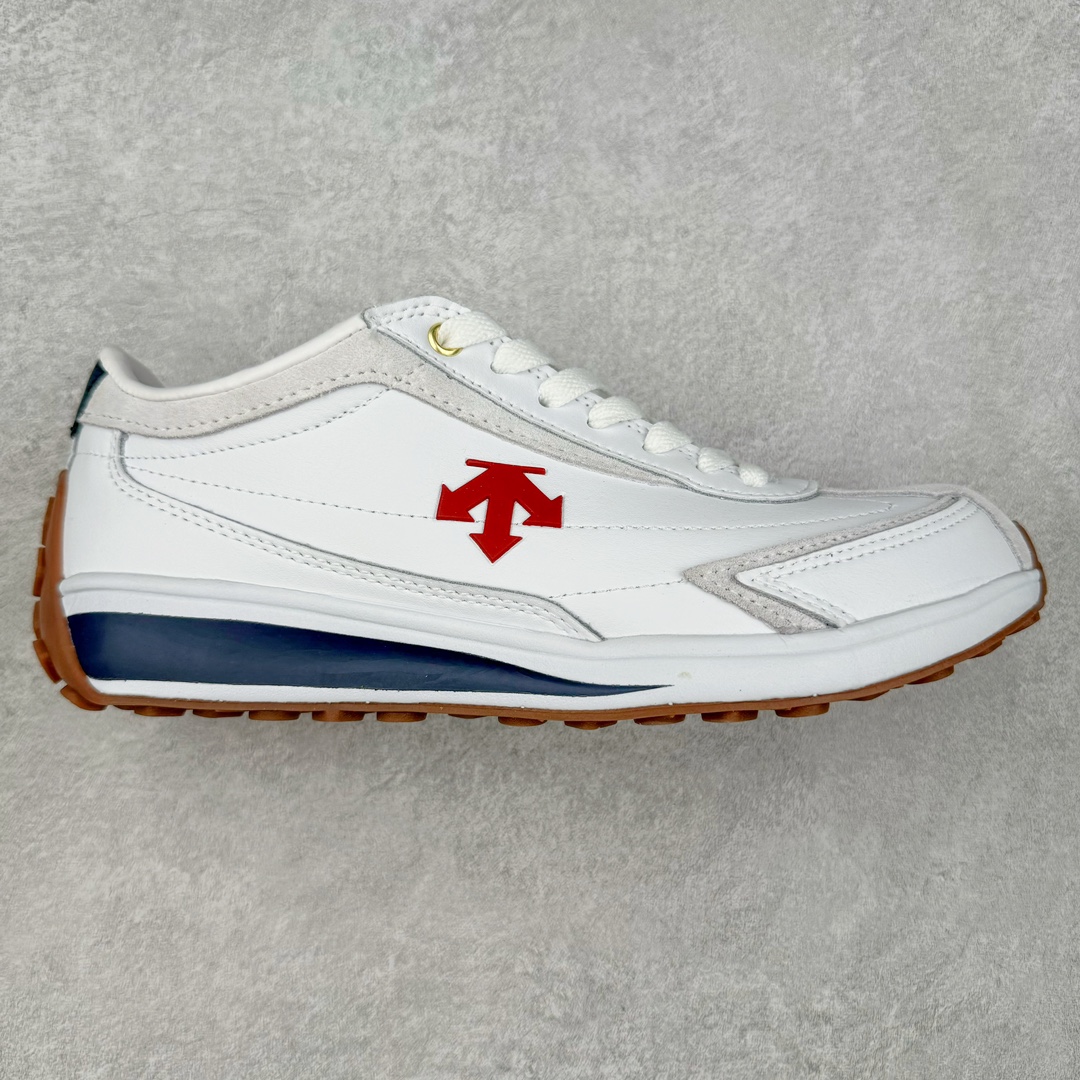 DESCENTE 迪桑特系带舒适百搭防滑耐磨低帮生活休闲鞋 原楦原纸版开发版型 鞋底设计有特殊的纹理或材料 以增加摩擦力 减少滑倒的风险 使用耐用的材料制成 能够承受长时间的使用和摩擦 减少磨损 尺码：36 36.5 37 38 38.5 39 40 40.5 41 42 42.5 43 44 45-选品中心