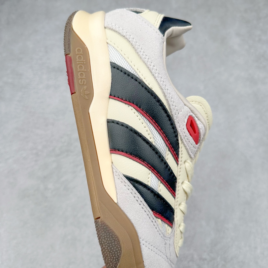 图片[6]-AD Predator Mundial 猎鹰世界杯系列德训足球风百搭低帮休闲运动鞋 IE6244 继充满怀旧气息的 Predator 24 获得巨大成功之后，adidas Originals 为我们带来了Predator Mundial——一款纯粹的生活方式单品，承载了 Copa Mundial 的历史和传统，结合了 Predator 的性能美学，并重新包装为街道。它最初有两种配色：经典的“Core Black/Cloud White/Crystal White”外观，其中还加入了红色来完成传统的 Predator 外观，以及,它淡化了颜色链接到 Predator，以获得更加生活方式主导的外观。 尺码：36 36⅔ 37⅓ 38 38⅔ 39⅓ 40 40⅔ 41⅓ 42 42⅔ 43⅓ 44 45-选品中心