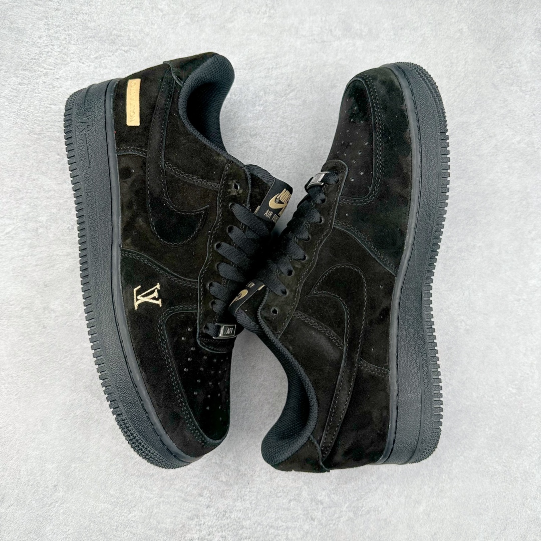 图片[3]-NK Air Force 1´07 Low 空军一号低帮百搭休闲运动板鞋 CW2288-111 柔软、弹性十足的缓震性能和出色的中底设计 横跨复古与现代的外型结合 造就出风靡全球 三十多年的Force 1 直到今天还深受青睐 尺码：36 36.5 37.5 38 38.5 39 40 40.5 41 42 42.5 43 44 44.5 45-选品中心