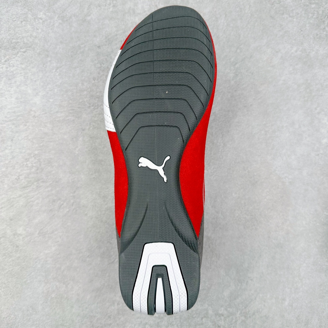 图片[9]-PUMA Speedca OG 彪马极速赛车系列低帮德训风拼接复古百搭休闲运动赛车鞋 鞋款从80、90年代赛车手所穿的防火赛车鞋为原型，鞋身线条模仿了赛车的流线廓形，体现了空气动力学原理的结构。简约流畅的外观，恰好又和贯穿其中的Formstrip Logo融合恰到好处，视觉上细节丰富且协调。本次Speedcat OG鞋款归来，最大看点自然式保留了窄版鞋型以及薄底构造。这两年各品牌鞋底越做越厚，Speedcat反其道而行之，上脚几乎无鞋底的效果带来耳目一新的视觉体验。鞋面依旧是以质感细腻的麂皮材质打造，并且大面积近乎全包裹的使用，复古味道也愈发浓烈。配色上更是将最原始的黑色和红色带回，向F1赛车队的标志性队服致敬。相信让各位一眼种草的更多是出挑的大红色，上脚即可瞬间点亮整体造型，在以球鞋为核心的OOTD中脱颖而出。而另一款黑色则是低调的万金油，彰显新潮个性的同时又不喧宾夺主，也是热爱简约系穿搭朋友的首选。 尺码：35.5 36 37 37.5 38 38.5 39 40 40.5 41 42 42.5 43 44 44.5 45-选品中心