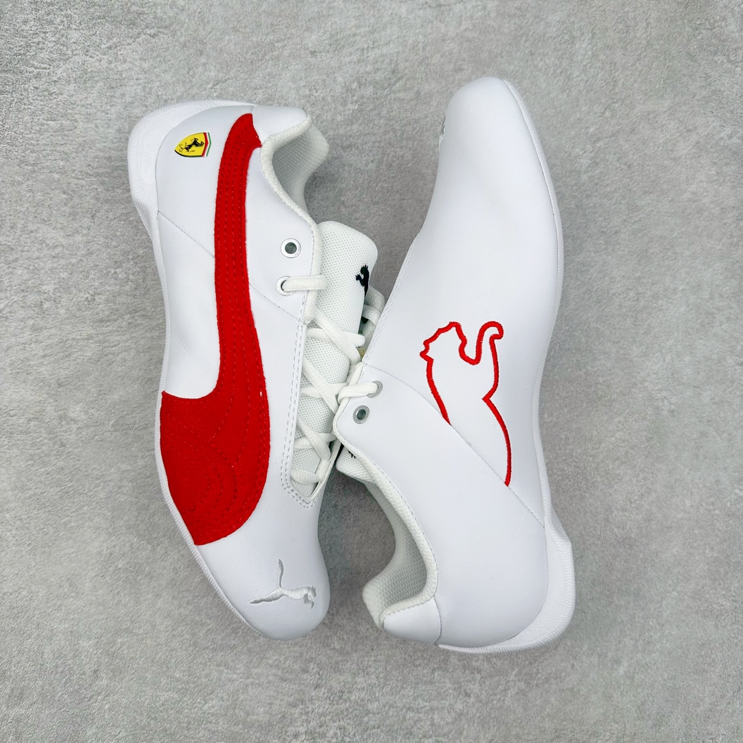 图片[3]-PUMA Speedca OG 彪马极速赛车系列低帮德训风拼接复古百搭休闲运动赛车鞋 鞋款从80、90年代赛车手所穿的防火赛车鞋为原型，鞋身线条模仿了赛车的流线廓形，体现了空气动力学原理的结构。简约流畅的外观，恰好又和贯穿其中的Formstrip Logo融合恰到好处，视觉上细节丰富且协调。本次Speedcat OG鞋款归来，最大看点自然式保留了窄版鞋型以及薄底构造。这两年各品牌鞋底越做越厚，Speedcat反其道而行之，上脚几乎无鞋底的效果带来耳目一新的视觉体验。鞋面依旧是以质感细腻的麂皮材质打造，并且大面积近乎全包裹的使用，复古味道也愈发浓烈。配色上更是将最原始的黑色和红色带回，向F1赛车队的标志性队服致敬。相信让各位一眼种草的更多是出挑的大红色，上脚即可瞬间点亮整体造型，在以球鞋为核心的OOTD中脱颖而出。而另一款黑色则是低调的万金油，彰显新潮个性的同时又不喧宾夺主，也是热爱简约系穿搭朋友的首选。 尺码：35.5 36 37 37.5 38 38.5 39 40 40.5 41 42 42.5 43 44 44.5 45-选品中心