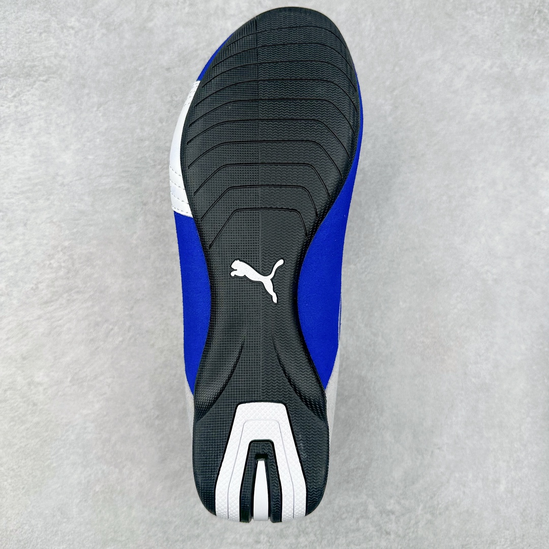 图片[9]-PUMA Speedca OG 彪马极速赛车系列低帮德训风拼接复古百搭休闲运动赛车鞋 鞋款从80、90年代赛车手所穿的防火赛车鞋为原型，鞋身线条模仿了赛车的流线廓形，体现了空气动力学原理的结构。简约流畅的外观，恰好又和贯穿其中的Formstrip Logo融合恰到好处，视觉上细节丰富且协调。本次Speedcat OG鞋款归来，最大看点自然式保留了窄版鞋型以及薄底构造。这两年各品牌鞋底越做越厚，Speedcat反其道而行之，上脚几乎无鞋底的效果带来耳目一新的视觉体验。鞋面依旧是以质感细腻的麂皮材质打造，并且大面积近乎全包裹的使用，复古味道也愈发浓烈。配色上更是将最原始的黑色和红色带回，向F1赛车队的标志性队服致敬。相信让各位一眼种草的更多是出挑的大红色，上脚即可瞬间点亮整体造型，在以球鞋为核心的OOTD中脱颖而出。而另一款黑色则是低调的万金油，彰显新潮个性的同时又不喧宾夺主，也是热爱简约系穿搭朋友的首选。 尺码：35.5 36 37 37.5 38 38.5 39 40 40.5 41 42 42.5 43 44 44.5 45-选品中心