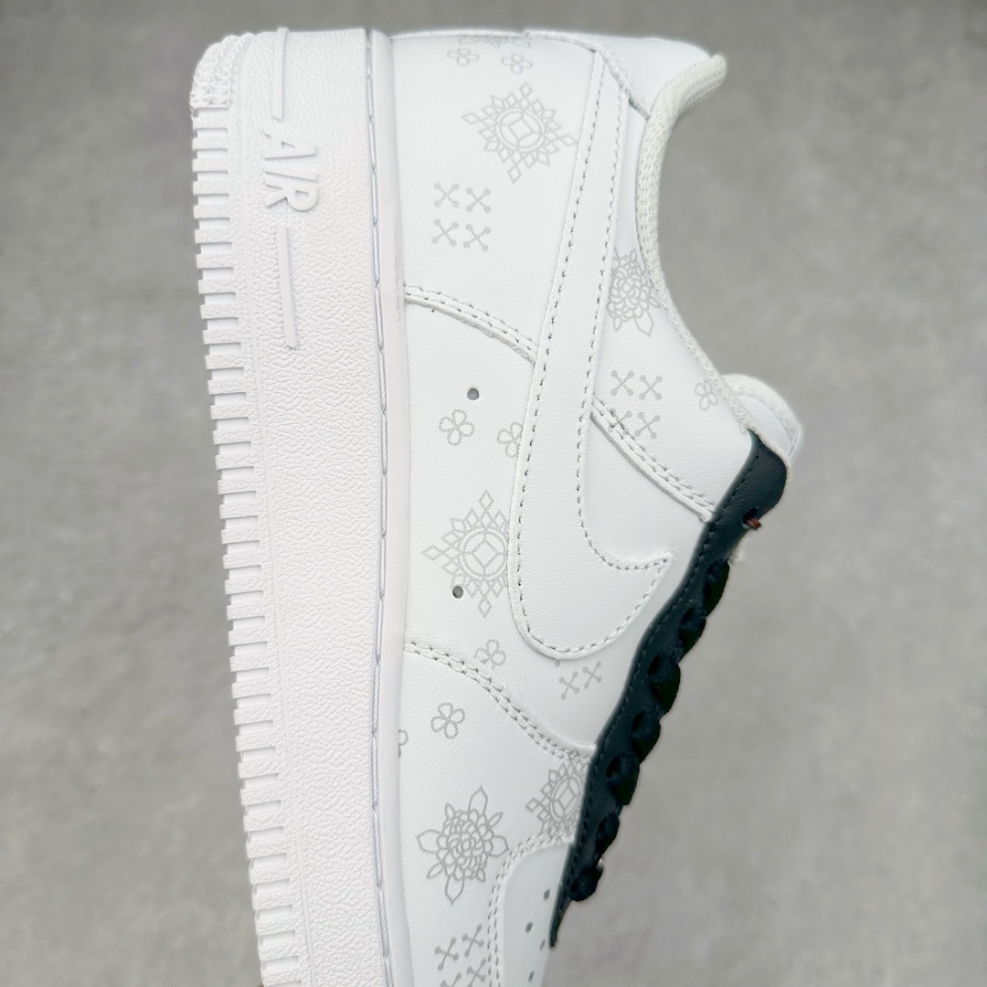 图片[6]-NK Air Force 1´07 Low 空军一号低帮百搭休闲运动板鞋 ZH0316-036 柔软、弹性十足的缓震性能和出色的中底设计 横跨复古与现代的外型结合 造就出风靡全球 三十多年的Force 1 直到今天还深受青睐 尺码：36 36.5 37.5 38 38.5 39 40 40.5 41 42 42.5 43 44 44.5 45-选品中心