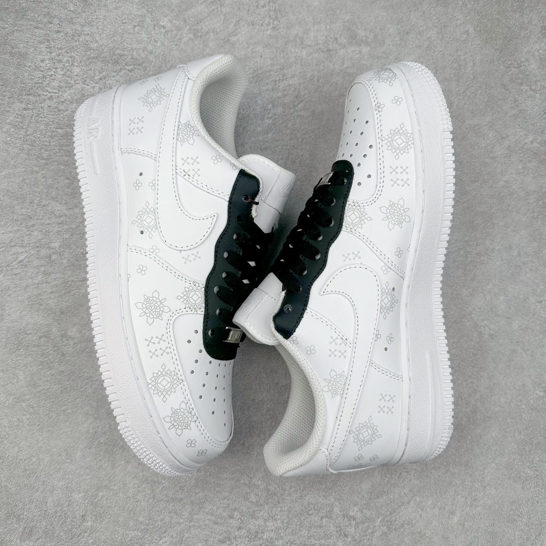 图片[3]-NK Air Force 1´07 Low 空军一号低帮百搭休闲运动板鞋 ZH0316-036 柔软、弹性十足的缓震性能和出色的中底设计 横跨复古与现代的外型结合 造就出风靡全球 三十多年的Force 1 直到今天还深受青睐 尺码：36 36.5 37.5 38 38.5 39 40 40.5 41 42 42.5 43 44 44.5 45-选品中心