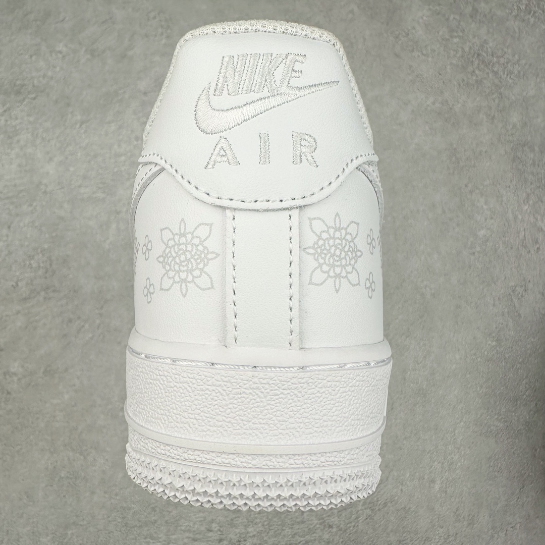 图片[8]-NK Air Force 1´07 Low 空军一号低帮百搭休闲运动板鞋 ZH0316-036 柔软、弹性十足的缓震性能和出色的中底设计 横跨复古与现代的外型结合 造就出风靡全球 三十多年的Force 1 直到今天还深受青睐 尺码：36 36.5 37.5 38 38.5 39 40 40.5 41 42 42.5 43 44 44.5 45-选品中心