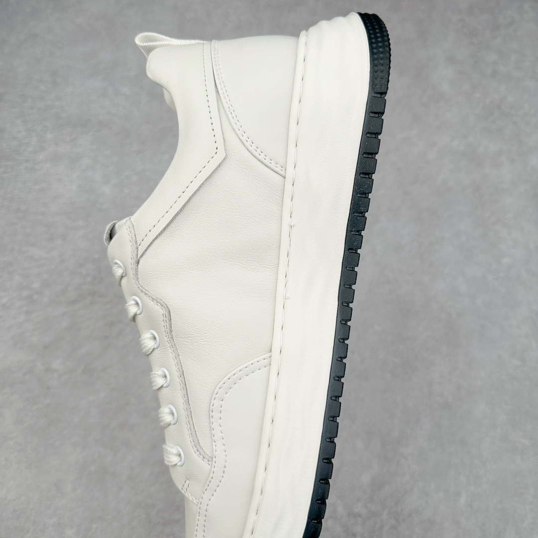 图片[7]-PRADA普拉达 厚底徽标 低帮休闲运动板鞋 广东大厂品质 专柜同步 大气个性更潮更抢眼更追求档次，它将颠覆旧念，与您共度时尚潮人必备! 面料采用原版进口小牛皮 牛皮内里垫脚 橡胶发泡大底 轻便防滑耐磨 脚感舒适 款式耐看做工精细 配以简洁利落的鞋楦 彰显男人的果敢和硬朗 尺码：38 39 40 41 42 43 44 比运动鞋偏大一码-选品中心