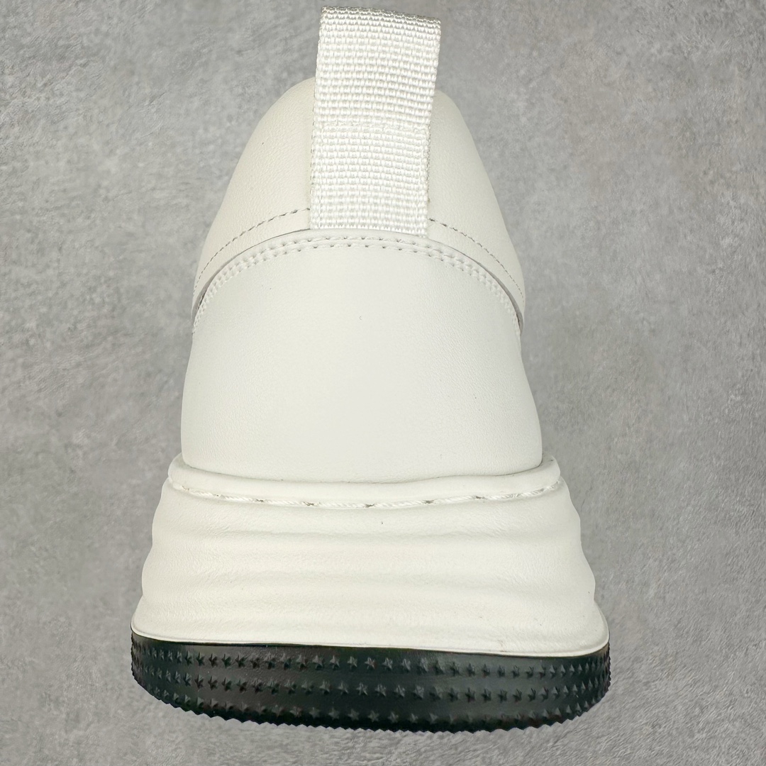 图片[8]-PRADA普拉达 厚底徽标 低帮休闲运动板鞋 广东大厂品质 专柜同步 大气个性更潮更抢眼更追求档次，它将颠覆旧念，与您共度时尚潮人必备! 面料采用原版进口小牛皮 牛皮内里垫脚 橡胶发泡大底 轻便防滑耐磨 脚感舒适 款式耐看做工精细 配以简洁利落的鞋楦 彰显男人的果敢和硬朗 尺码：38 39 40 41 42 43 44 比运动鞋偏大一码-选品中心