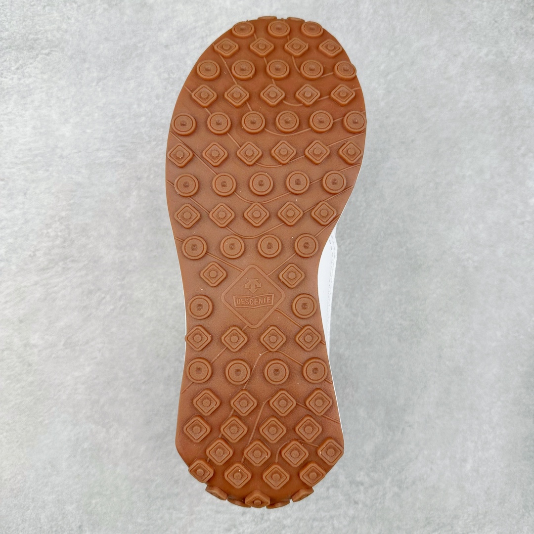 图片[9]-DESCENTE 迪桑特系带舒适百搭防滑耐磨低帮生活休闲鞋 原楦原纸版开发版型 鞋底设计有特殊的纹理或材料 以增加摩擦力 减少滑倒的风险 使用耐用的材料制成 能够承受长时间的使用和摩擦 减少磨损 尺码：36 36.5 37 38 38.5 39 40 40.5 41 42 42.5 43 44 45-选品中心