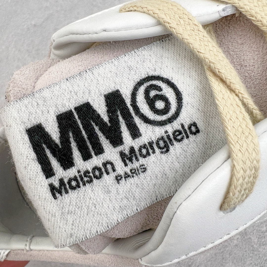 图片[12]-＃LJ渠道版福利 Maison Margiela Calfskin Replica 马吉拉复古低帮时尚德训鞋 上万点击率爆款 高端零售专供批次 全套原楦原纸板原厂数据开发 全鞋荧光划线卡点 胶水把控整洁度追求极致完美 多重QC质检 超越公司货的品控标准 实实在在的免检产品 原盒原配防尘袋购物卡 全网唯一正确0-23数字排版 一比一间距字体 内里全头层小羊皮 原版防滑鞋底设计 灰色翻毛牛皮 白色细纹贝利头层皮 依照原版逐帧开发 原装淡粉纸板中底带编号钢印 尺码对应库存‼️-选品中心