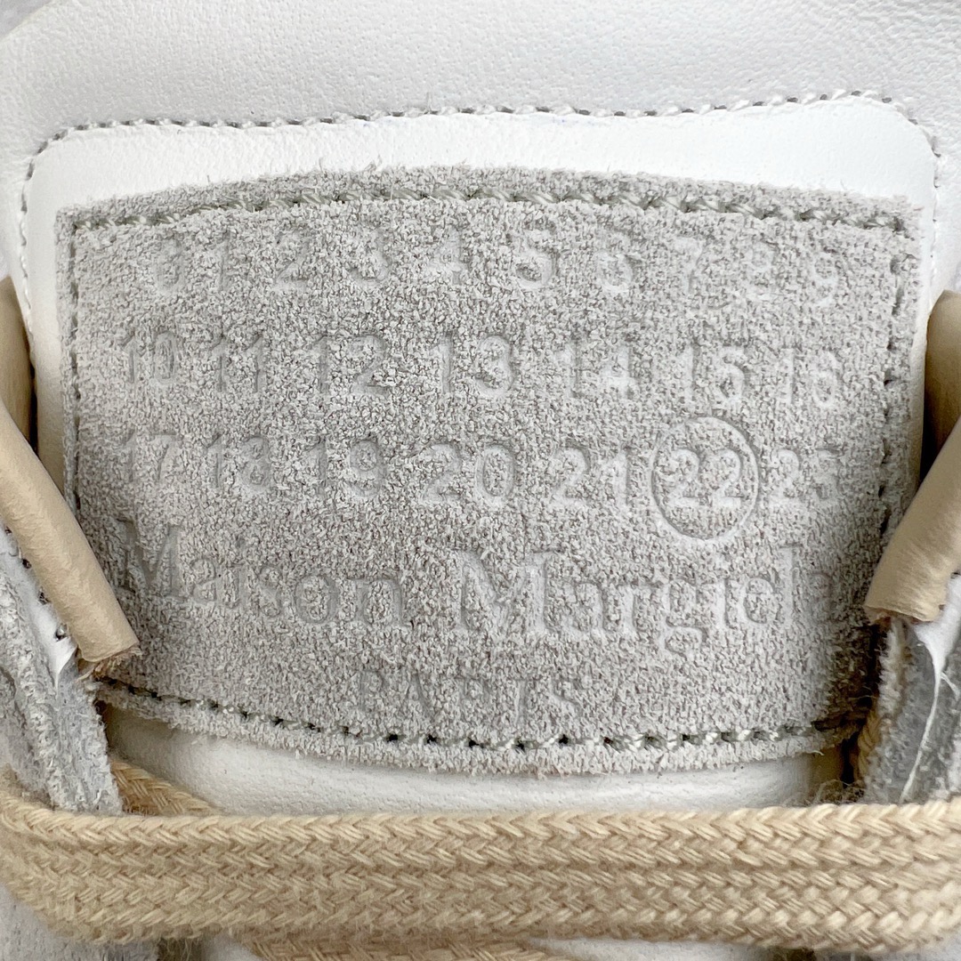 图片[10]-＃LJ渠道版福利 Maison Margiela Calfskin Replica 马吉拉复古低帮时尚德训鞋 上万点击率爆款 高端零售专供批次 全套原楦原纸板原厂数据开发 全鞋荧光划线卡点 胶水把控整洁度追求极致完美 多重QC质检 超越公司货的品控标准 实实在在的免检产品 原盒原配防尘袋购物卡 全网唯一正确0-23数字排版 一比一间距字体 内里全头层小羊皮 原版防滑鞋底设计 灰色翻毛牛皮 白色细纹贝利头层皮 依照原版逐帧开发 原装淡粉纸板中底带编号钢印 尺码对应库存‼️-选品中心