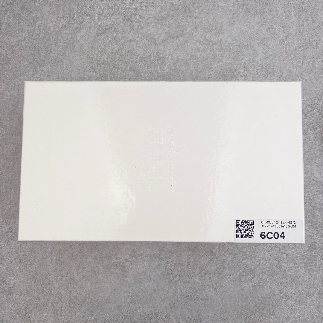 图片[18]-＃LJ渠道版福利 Maison Margiela Calfskin Replica 马吉拉复古低帮时尚德训鞋 上万点击率爆款 高端零售专供批次 全套原楦原纸板原厂数据开发 全鞋荧光划线卡点 胶水把控整洁度追求极致完美 多重QC质检 超越公司货的品控标准 实实在在的免检产品 原盒原配防尘袋购物卡 全网唯一正确0-23数字排版 一比一间距字体 内里全头层小羊皮 原版防滑鞋底设计 灰色翻毛牛皮 白色细纹贝利头层皮 依照原版逐帧开发 原装淡粉纸板中底带编号钢印 尺码对应库存‼️-选品中心