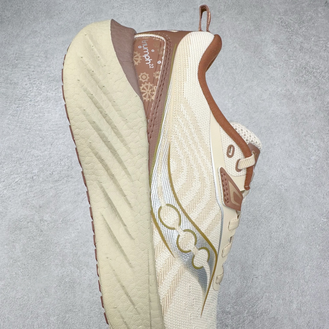 图片[6]-＃SG纯原 Saucony Triumph 22 索康尼胜利22代旗舰级缓震型跑鞋 性能相比前几代再升级：鞋面采用全新升级的工学网设计 贴合脚部更透气 中底部分使用最新的PWRRUN+材质 搭配PWRRUN+鞋垫使中底的大幅加厚 10mm坡差进一步提供缓震、回弹性能 内底则采用了FORMFIT动态适应系统 动态契合脚型 提升包裹性和舒适性 提供更卓越的动态回馈体验 XT-900橡胶大底 可提供良好的抓地力和较强抗磨性能 尺码：35.5 36 36.5 37.5 38 38.5 39 40 40.5 41 42 42.5 43 44 44.5 45-选品中心