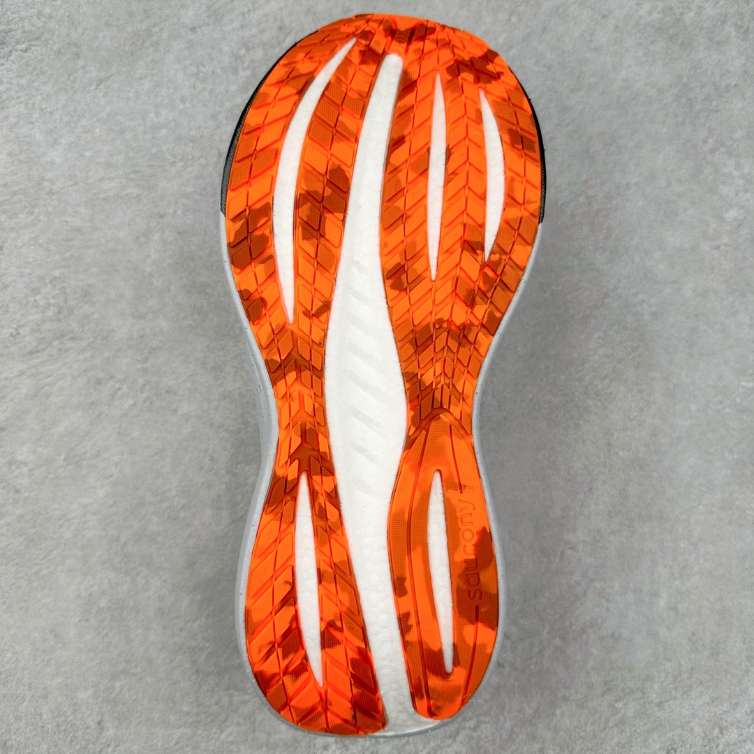 图片[9]-＃SG纯原 Saucony Triumph 22 索康尼胜利22代旗舰级缓震型跑鞋 性能相比前几代再升级：鞋面采用全新升级的工学网设计 贴合脚部更透气 中底部分使用最新的PWRRUN+材质 搭配PWRRUN+鞋垫使中底的大幅加厚 10mm坡差进一步提供缓震、回弹性能 内底则采用了FORMFIT动态适应系统 动态契合脚型 提升包裹性和舒适性 提供更卓越的动态回馈体验 XT-900橡胶大底 可提供良好的抓地力和较强抗磨性能 尺码：35.5 36 36.5 37.5 38 38.5 39 40 40.5 41 42 42.5 43 44 44.5 45-选品中心