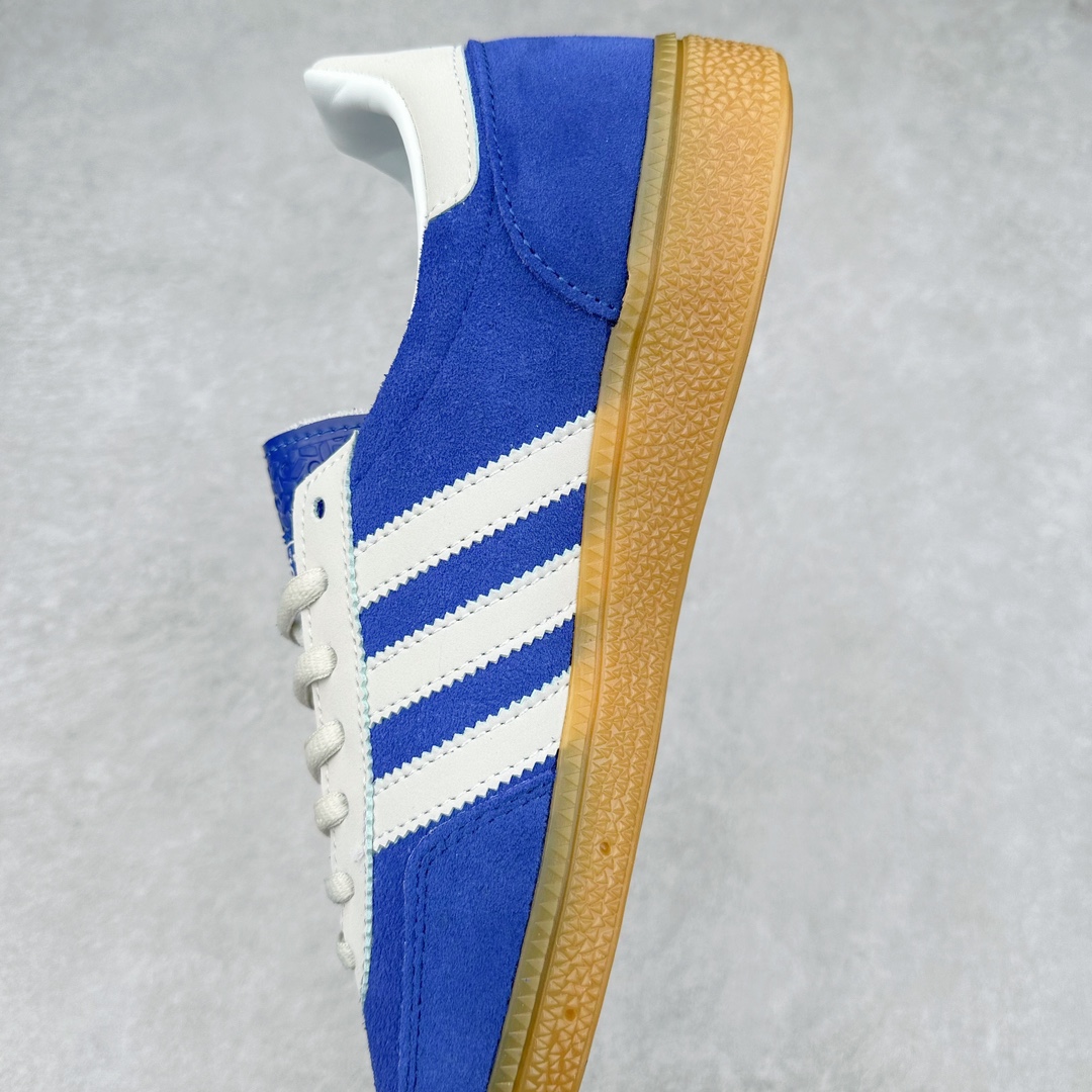 图片[7]-AD Originals Handball SPZL 手球运动员系列百搭休闲运动板鞋 JP5278 这款来自阿迪达斯的这款HANDBALL SPZL前身是一双手球运动鞋，这一次拿来复刻，所以鞋面的主要色彩选用了黑色， 鞋面外侧除了Spezial字母之外还有三叶草标志。Handball SPZL作为复古手球训练鞋与作为室内足球鞋的Samba有着异曲同工之处，但是质感更为出众的鞋身以及丰富的配色选择比起Samba来讲可以说是更胜一筹了！尺码：36 36⅔ 37⅓ 38 38⅔ 39⅓ 40 40⅔ 41⅓ 42 42⅔ 43⅓ 44 45-选品中心