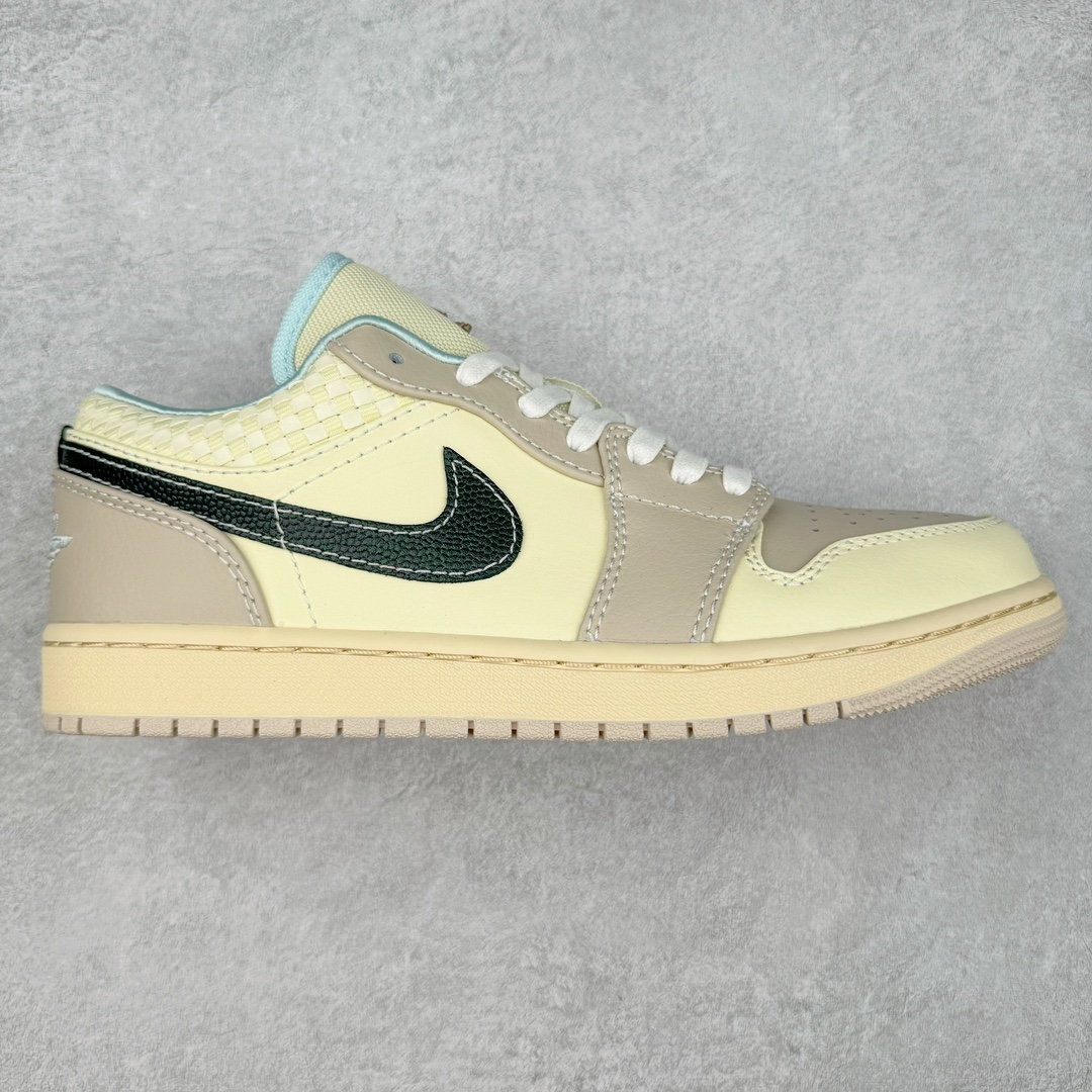 ＃DT纯原 Air Jordan AJ1 Low 低帮 HQ3440-101 终端优势供应 市面中低帮最具代表性版本没有之一 口碑大厂出品 品控大底版型不断改良更新 全套原纸板楦头开发 确保原汁原味 完美呈现版型 完美零毛边处理 原厂内置全掌气垫 价格定位良心 平台专用代工流水线出品 一眼公司既视感 拿到手的一瞬间就与众不同 碾压市面所有版本 全部原鞋开发 每一个配色都会采购原鞋确认细节 打破市面看图做货无好货之说 尺码：35.5 36 36.5 37.5 38 38.5 39 40 40.5 41 42 42.5 43 44 44.5 45 46-选品中心