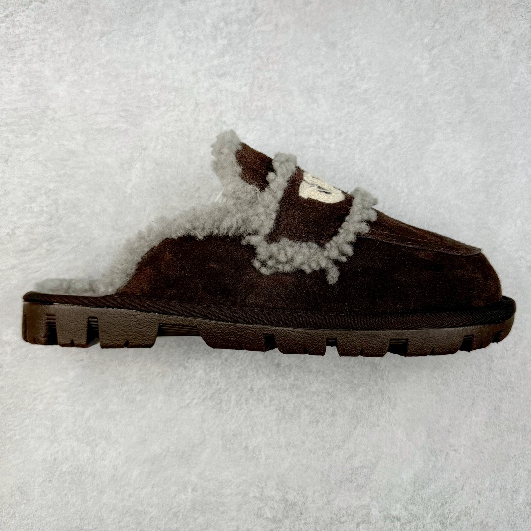 UGG W Classic Coquette Clog Slipper II 科凯特2.0系列时尚居家穆勒风包头舒适保暖露跟半拖鞋 货号:OB938 产品描述:休闲系列作为本季主力系列,轻盈耐磨的橡胶大底,让穿着的舒适性提升 品名:Classic Coquette Clog Slipper II 科凯特2.0系列鞋面:翻毛皮革/织物 尺码:35-40-选品中心