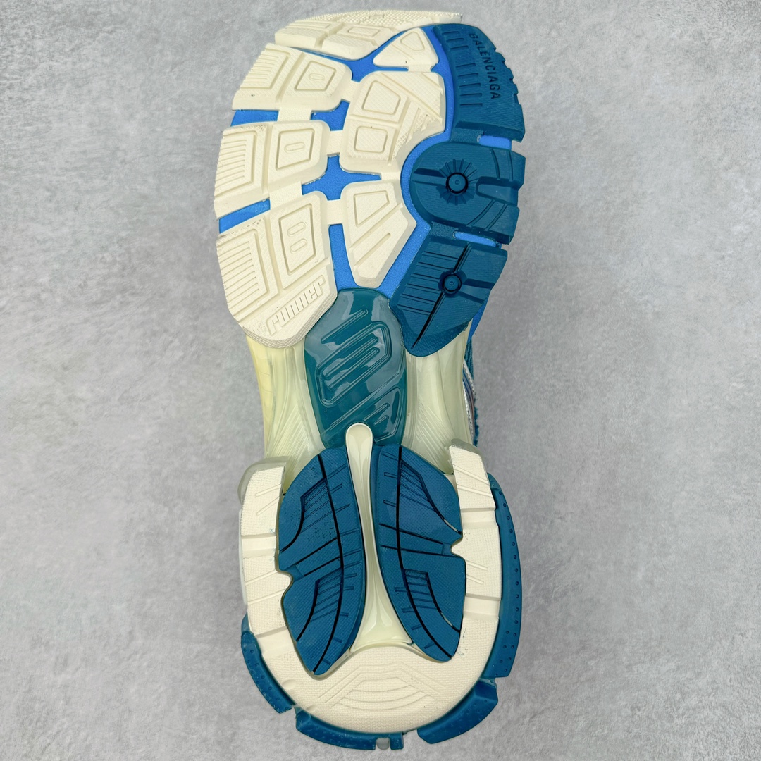 图片[9]-＃VG零售版 BALENCIAGA Runner Sneaker 巴黎世家七代慢跑系列低帮复古野跑潮流运动鞋老爹鞋 尼龙和网布材质 磨损效果 鞋头边缘印有尺码 背面浮印尺码 外侧印有跑者徽标 鞋舌刺绣 Balenciaga 品牌标识 鞋跟背面 Balenciaga品牌标识 材质采用65%聚氨酯、35%聚酯纤维 全新 Runner 鞋型轮廓借鉴于 2000 年初的复古线条 搭载大网眼面料制成鞋面基础，由粉色、白色尼龍与橡胶质地覆盖鞋面诠释线条感 当中透过几道手缝线与折损痕更是精准的掌握历经时间淬炼的破旧痕迹 延续其手法至鞋领、鞋跟、鞋带、中底等部分均饰有破损及脏污之貌 尤其是鞋领处与鞋带孔眼条更是采用不规则做旧技术将内容物泡棉随机露出 尺码：35 36 37 38 39 40 41 42 43 44 45 46-选品中心